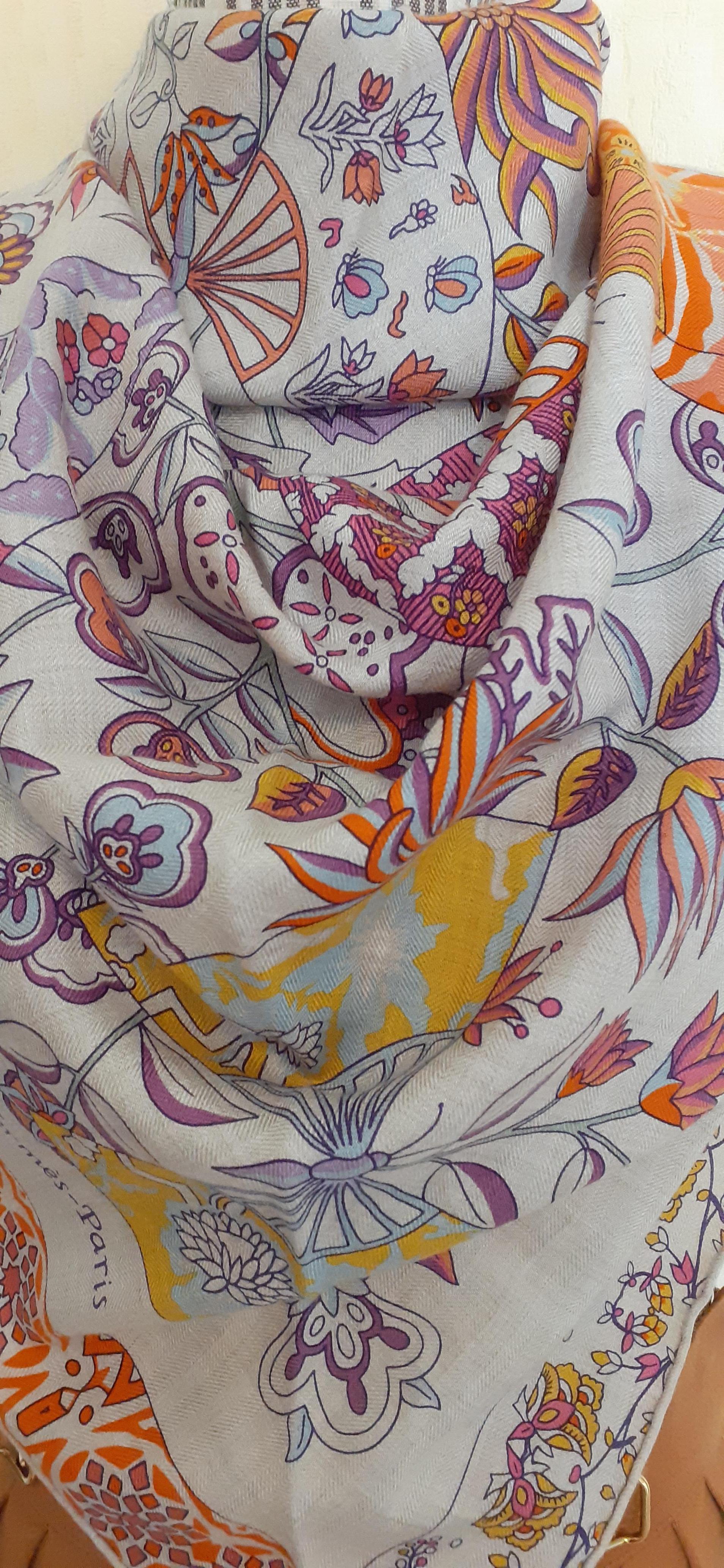 Hermès Giant Triangle Shawl Scarf Fleurs et Papillons de Tissus Cashmere For Sale 7