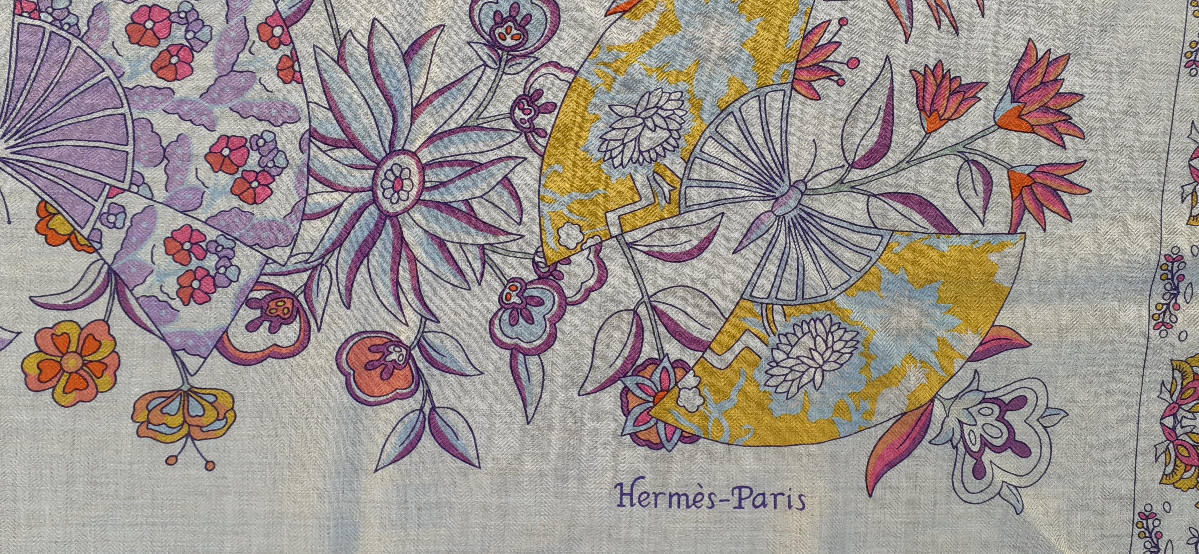 Hermès Giant Triangle Shawl Scarf Fleurs et Papillons de Tissus Cashmere For Sale 9