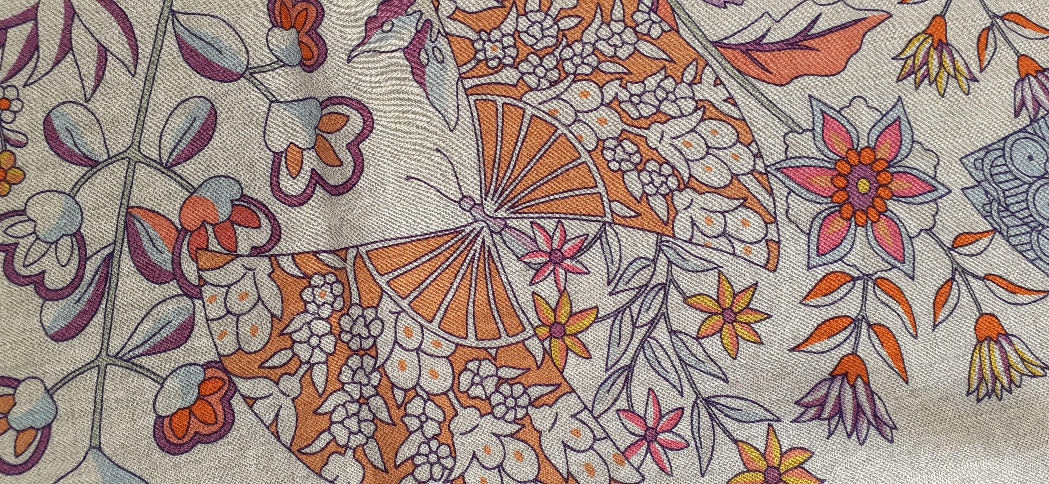 Hermès Giant Triangle Shawl Scarf Fleurs et Papillons de Tissus Cashmere For Sale 2