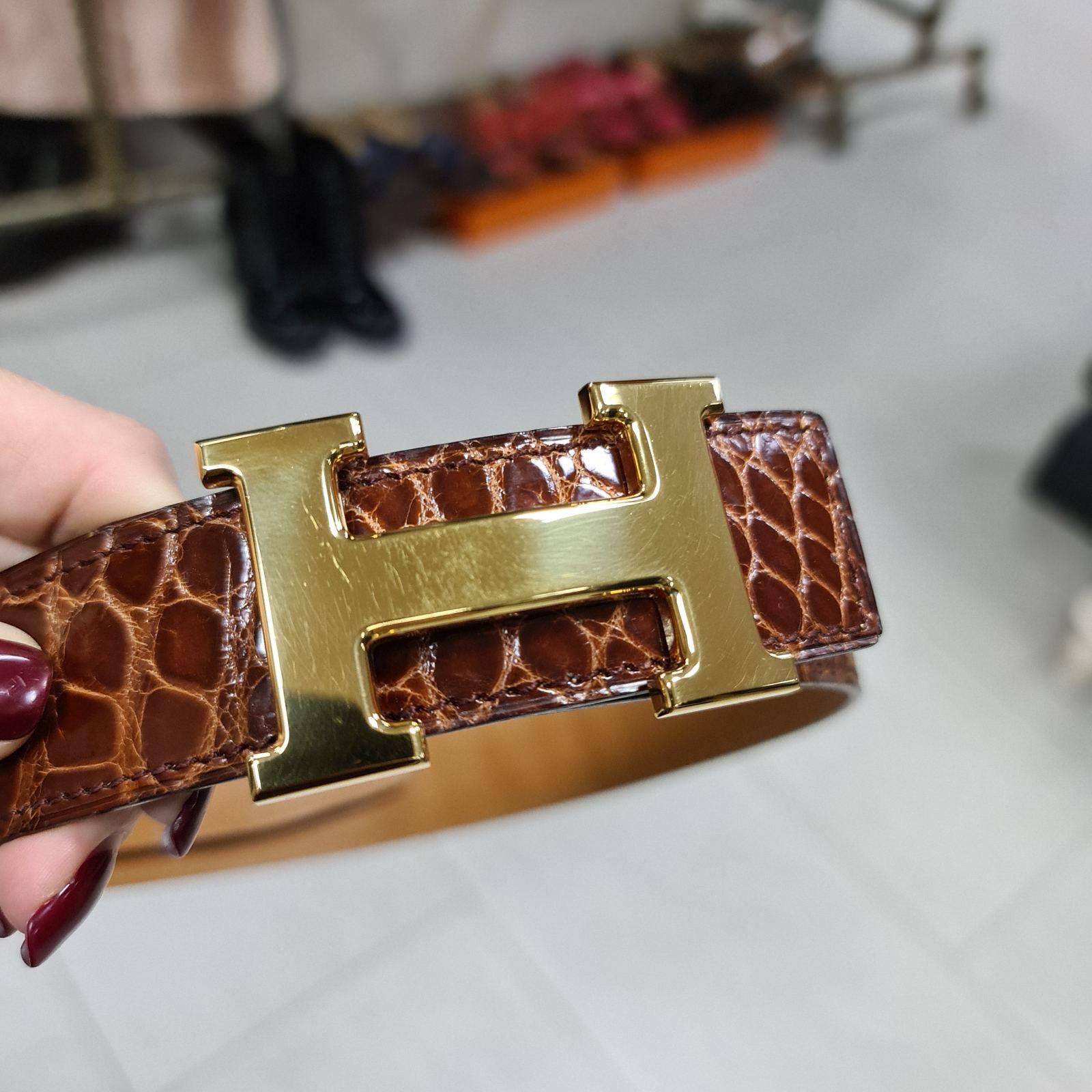 Hermes Glazed Brown Crocodile  Leather Belt  In Good Condition In Krakow, PL