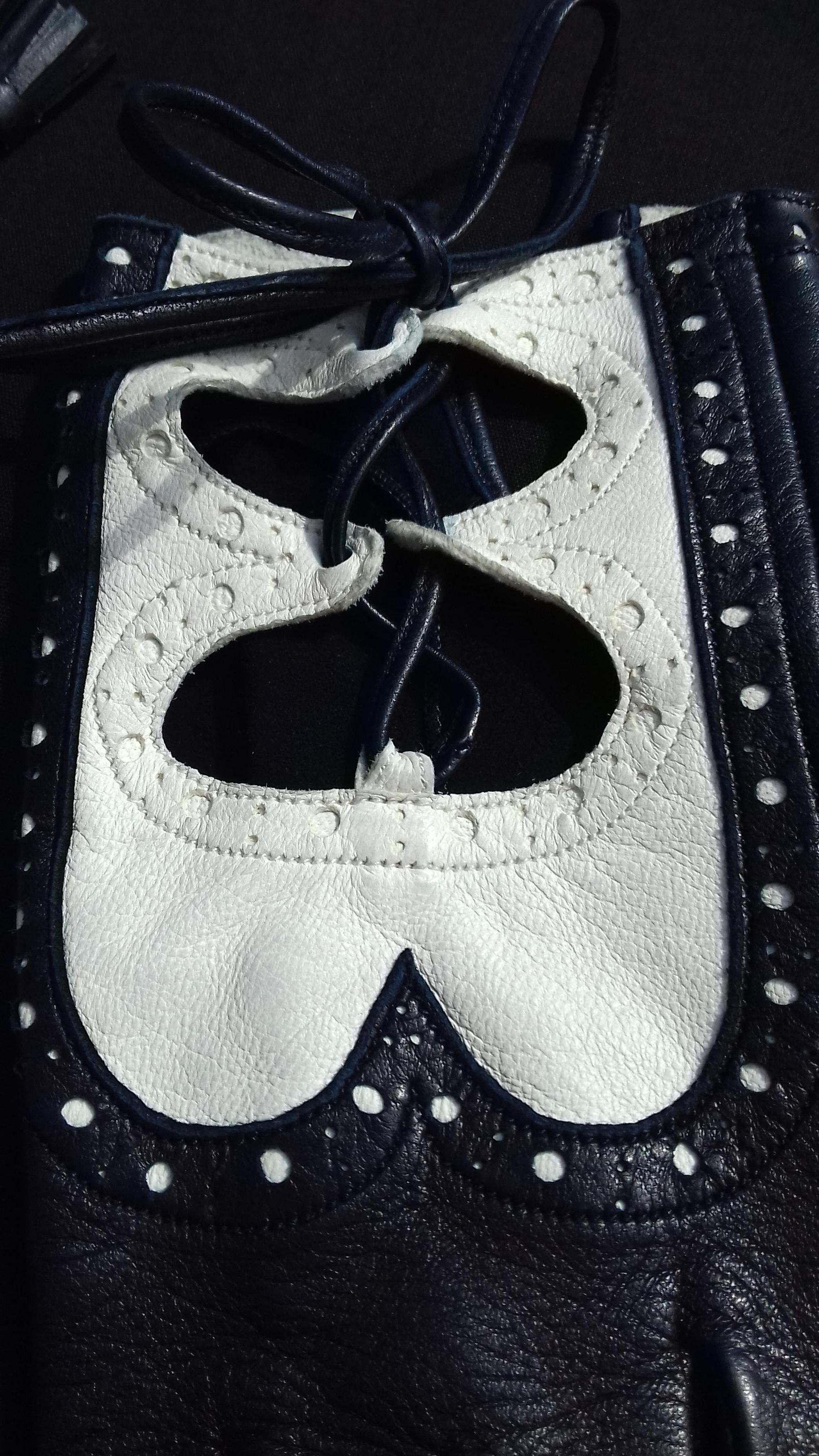 Hermès Gloves Dark Blue and White Leather Gloves Ghillies Size 6/7 6