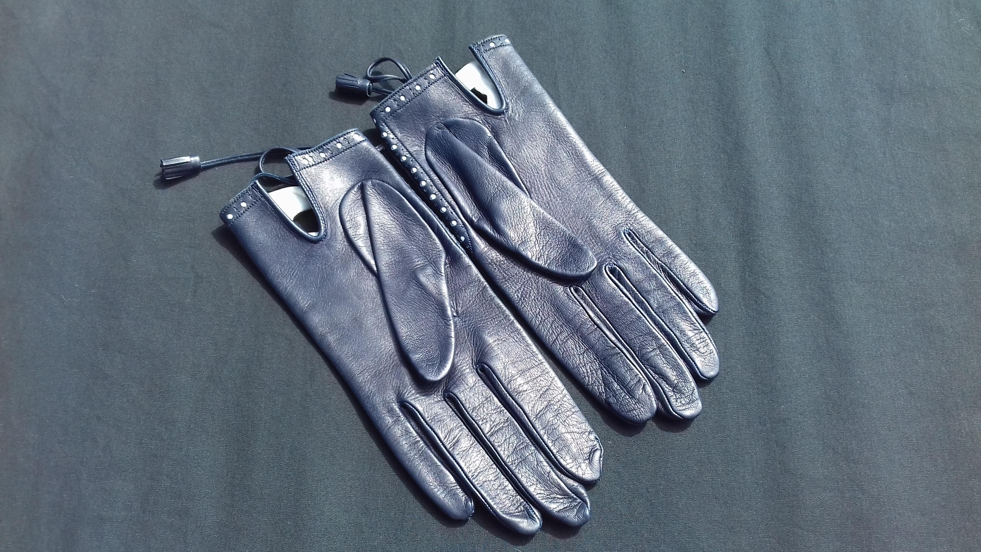 Hermès Gloves Dark Blue and White Leather Gloves Ghillies Size 6/7 7
