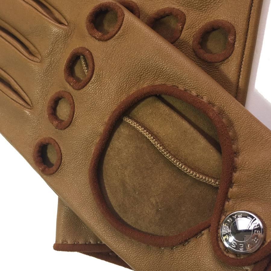 Women's HERMES Gloves in Glossy Kraft and Cognac Lamb Leather Size 7 For Sale