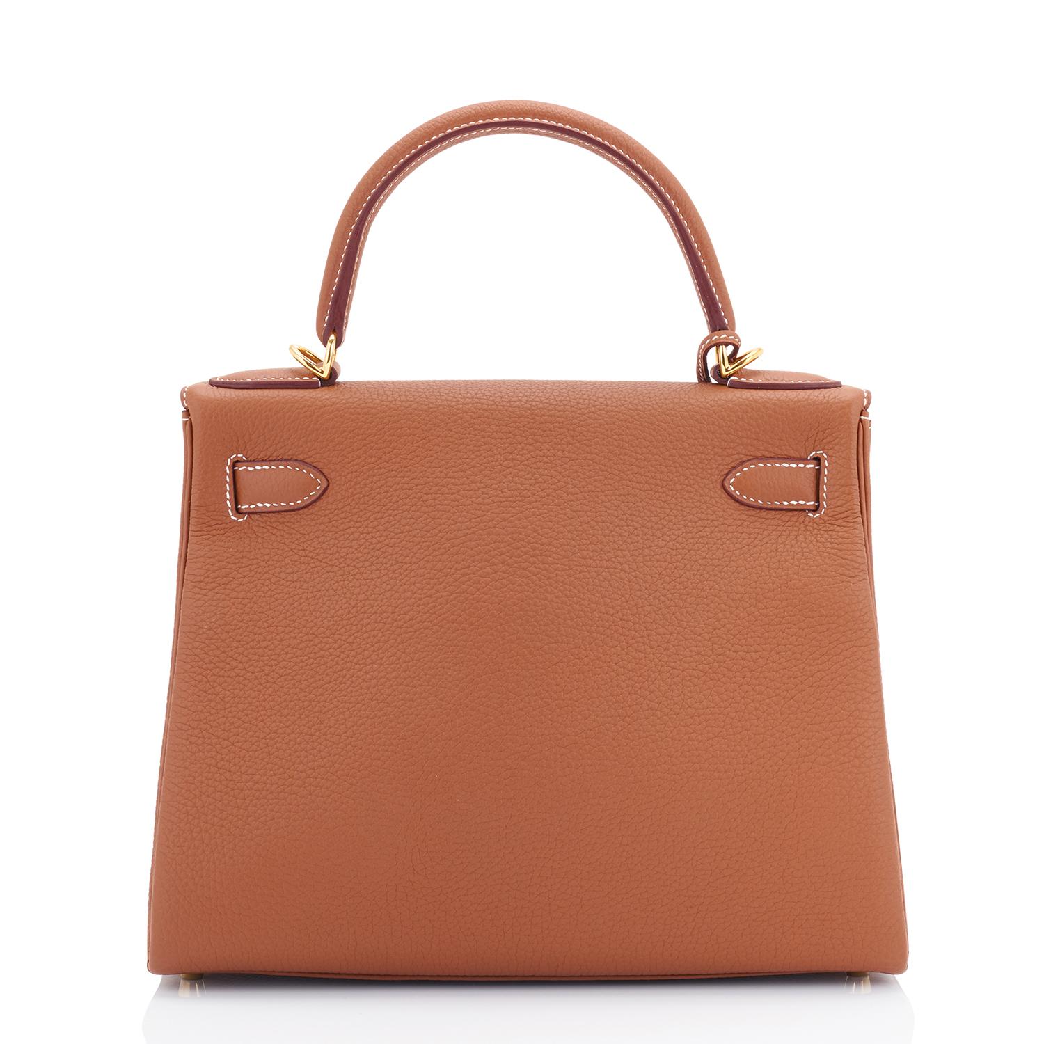 Brown Hermes Gold 28 Togo Kelly Retourne Tan Gold Shoulder Bag Classic U Stamp, 2022 For Sale