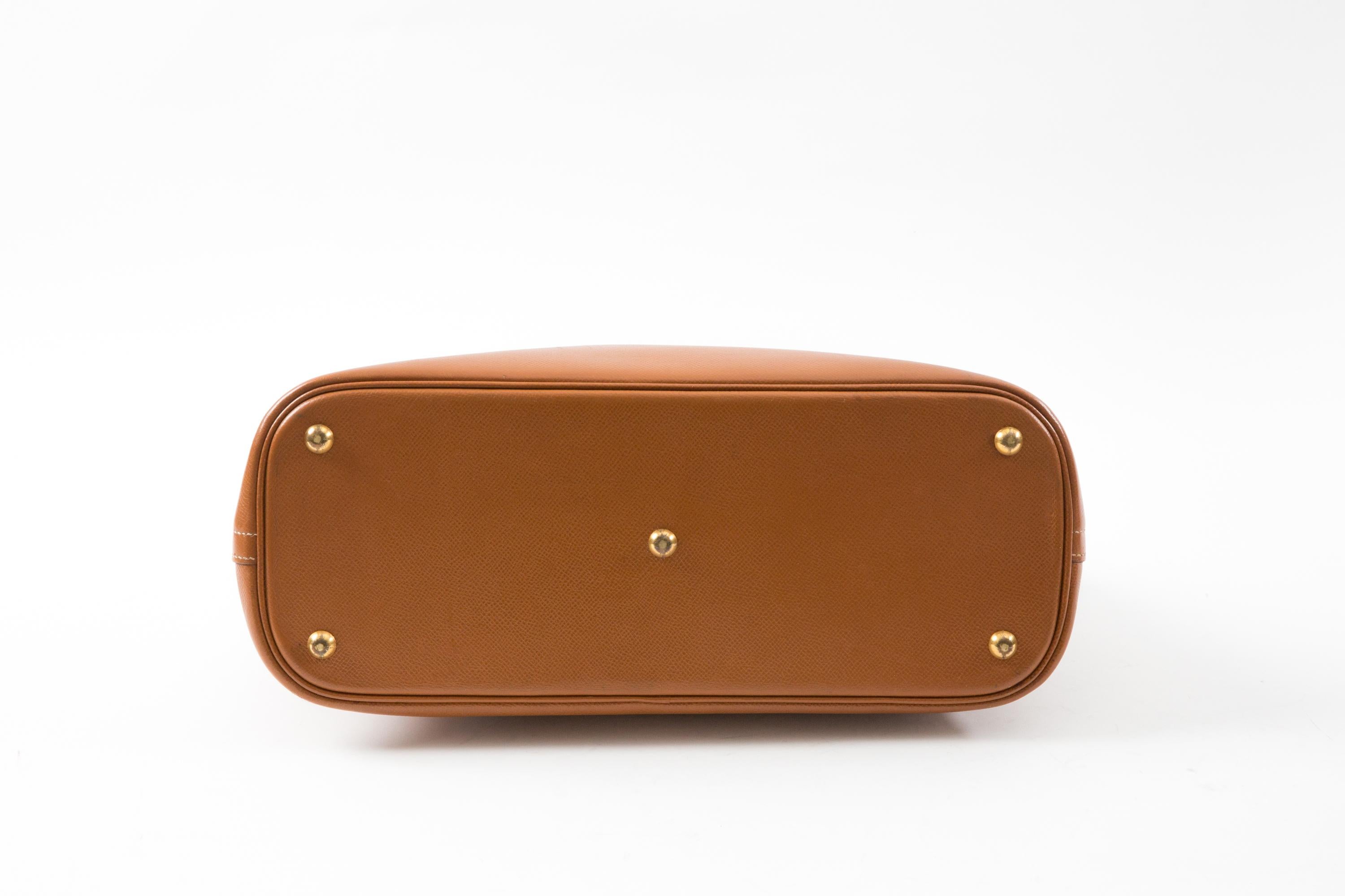 Women's Hermes Gold Bolide 35”Courchevel Leather Handbag For Sale