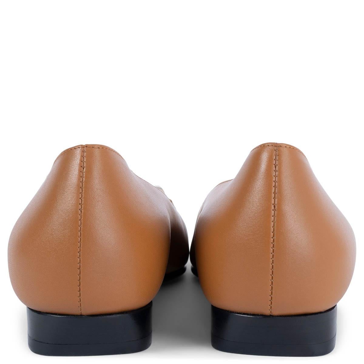 HERMES Chaussures DANSEUSE en cuir marron doré 37.5 Excellent état - En vente à Zürich, CH