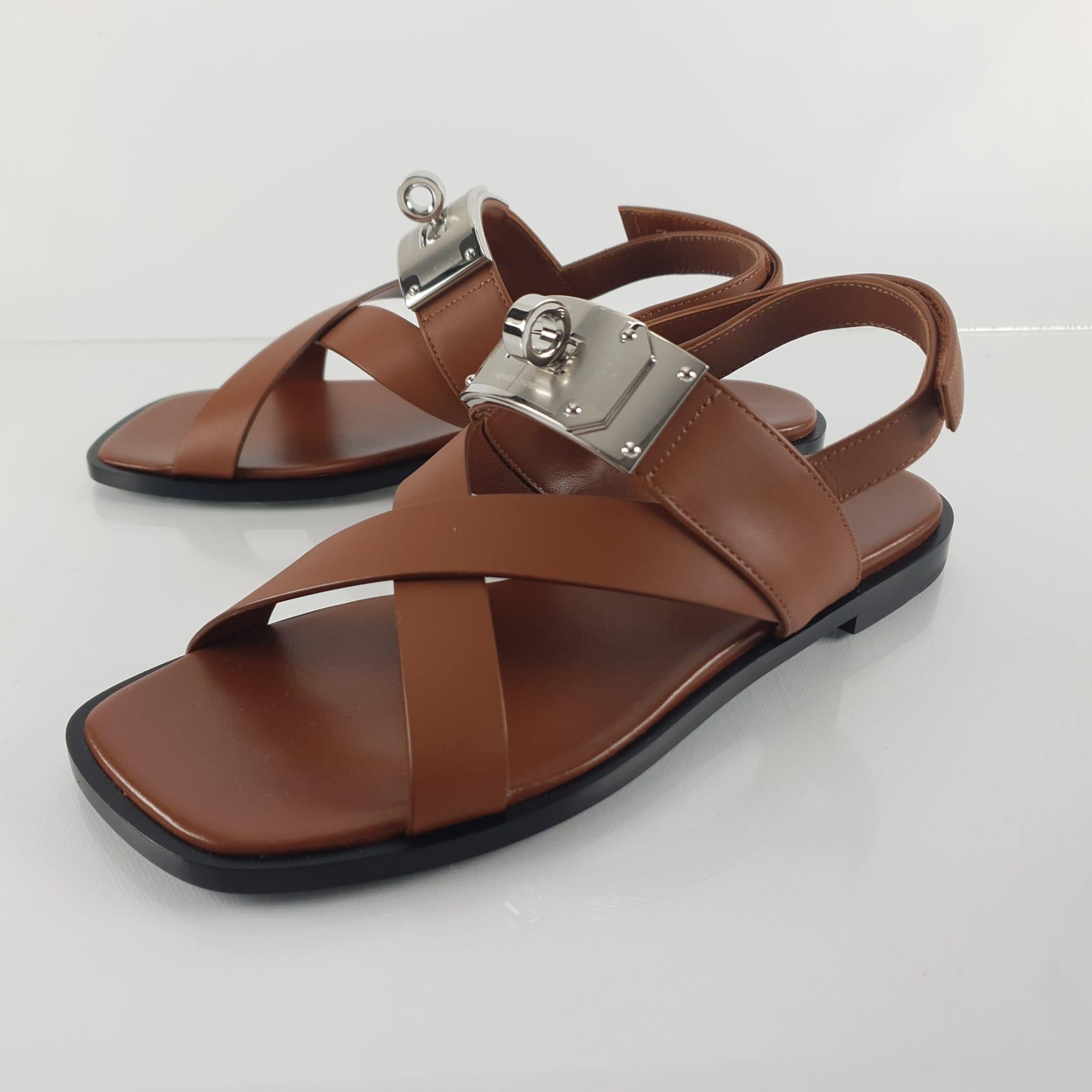 Hermes Gold calfskin Size 37 Ines sandal In New Condition For Sale In Nicosia, CY