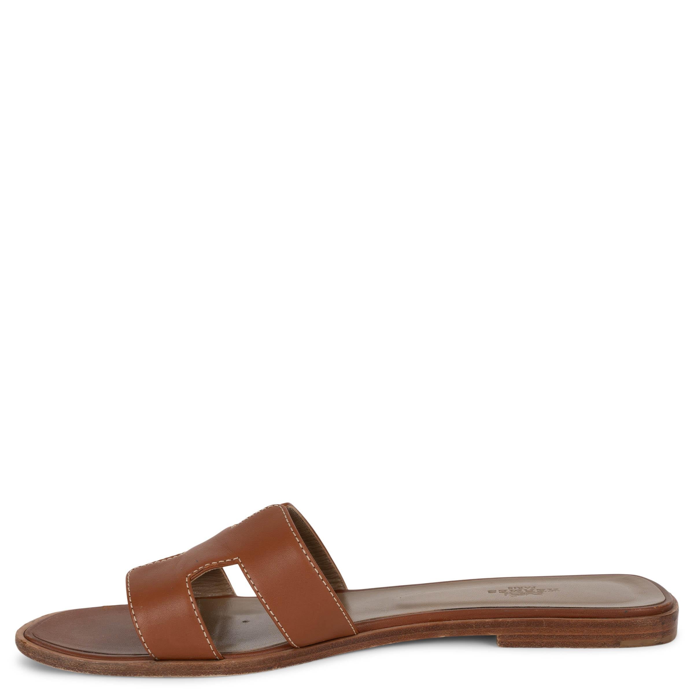 HERMES Gold camel braun Leder ORAN Slide Sandalen Schuhe 41.5 (Braun) im Angebot
