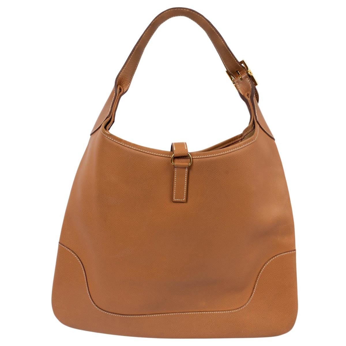 HERMES Gold camel Courchevel leather TRIM 37 Hobo Bag Ghw In Fair Condition For Sale In Zürich, CH