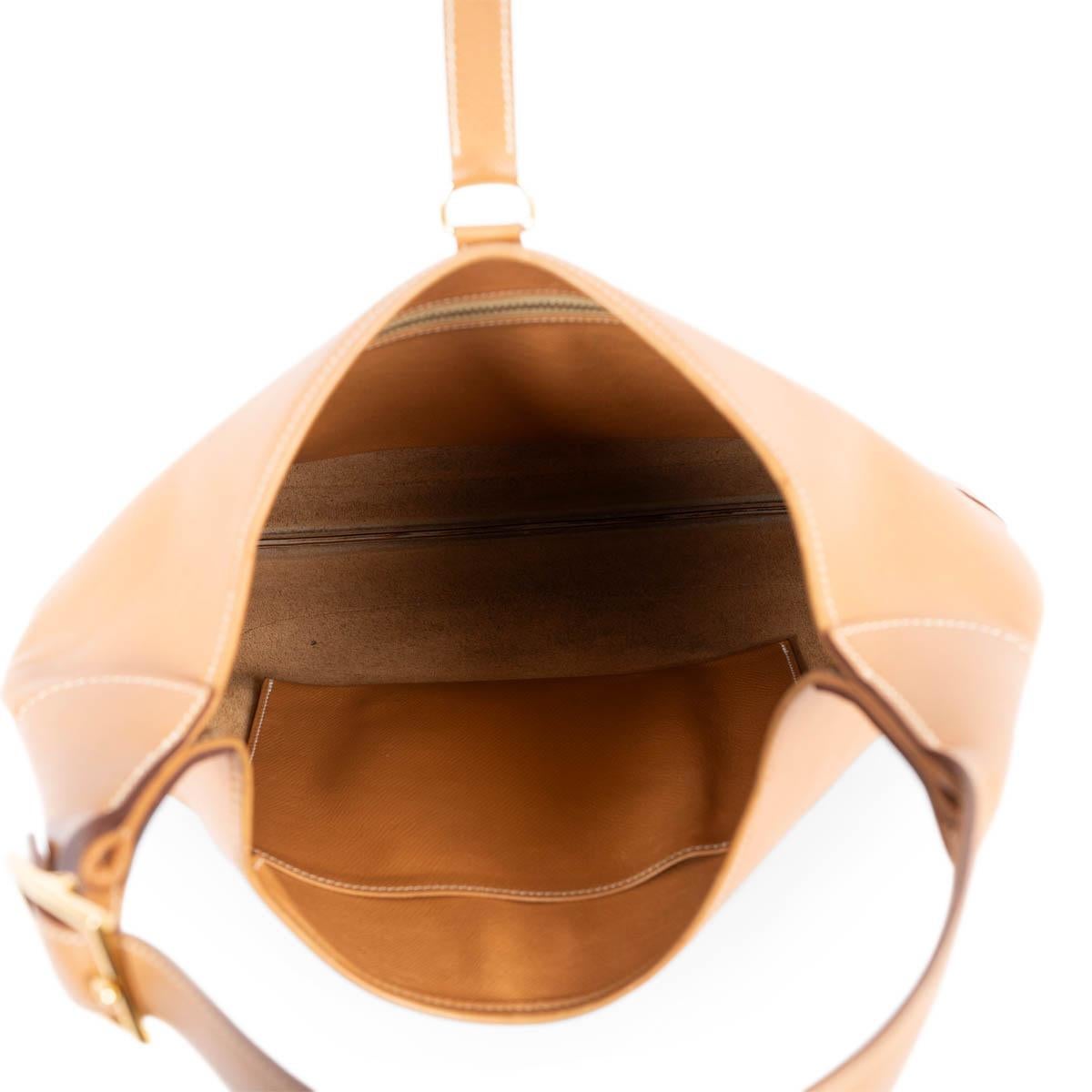  HERMÈS Sac hobo TRIM 37 Courchevel cuir camel or Ghw Pour femmes 