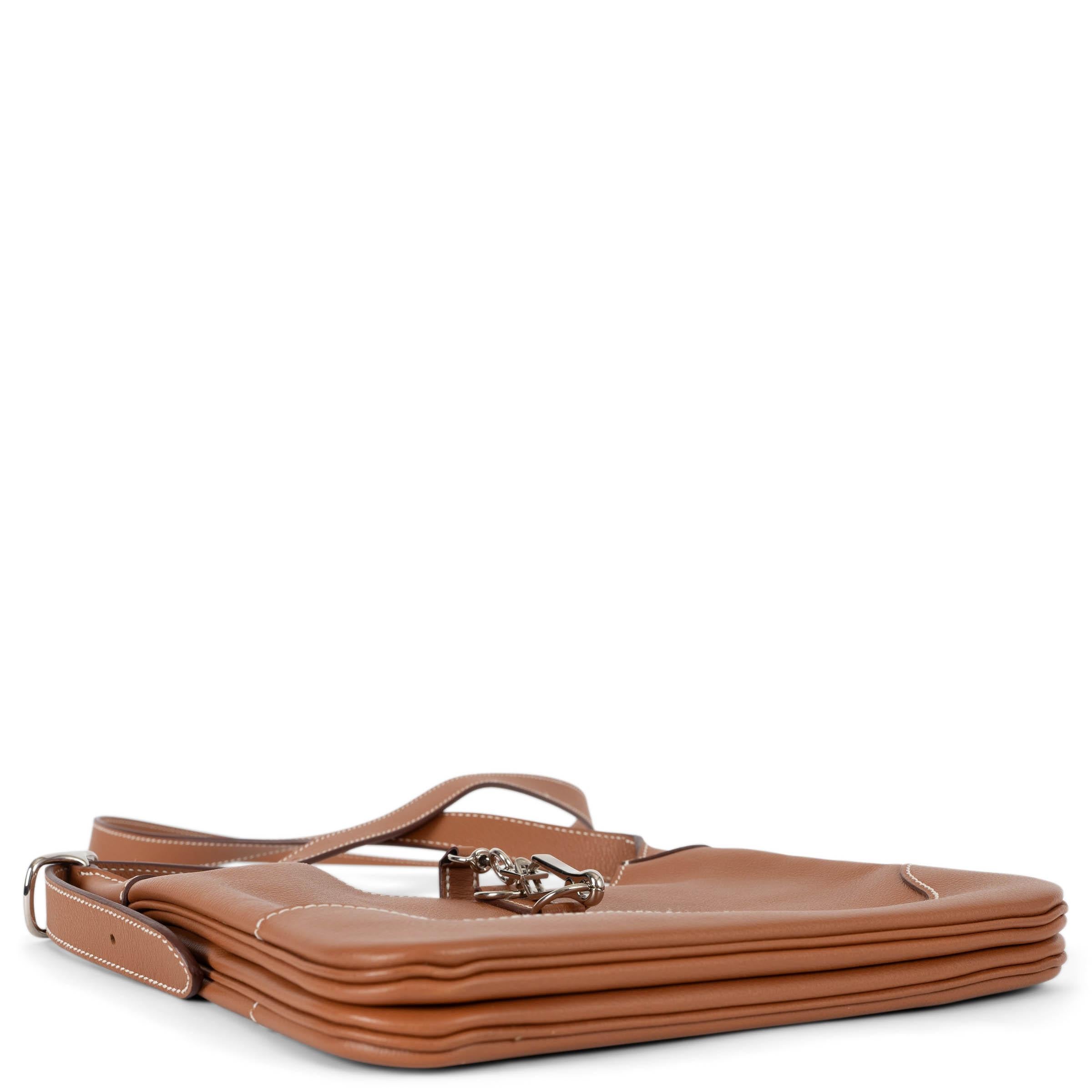 HERMES Gold camel Evercolor Leder TRIM DUO 24 Crossbody Tasche Phw im Zustand „Hervorragend“ im Angebot in Zürich, CH