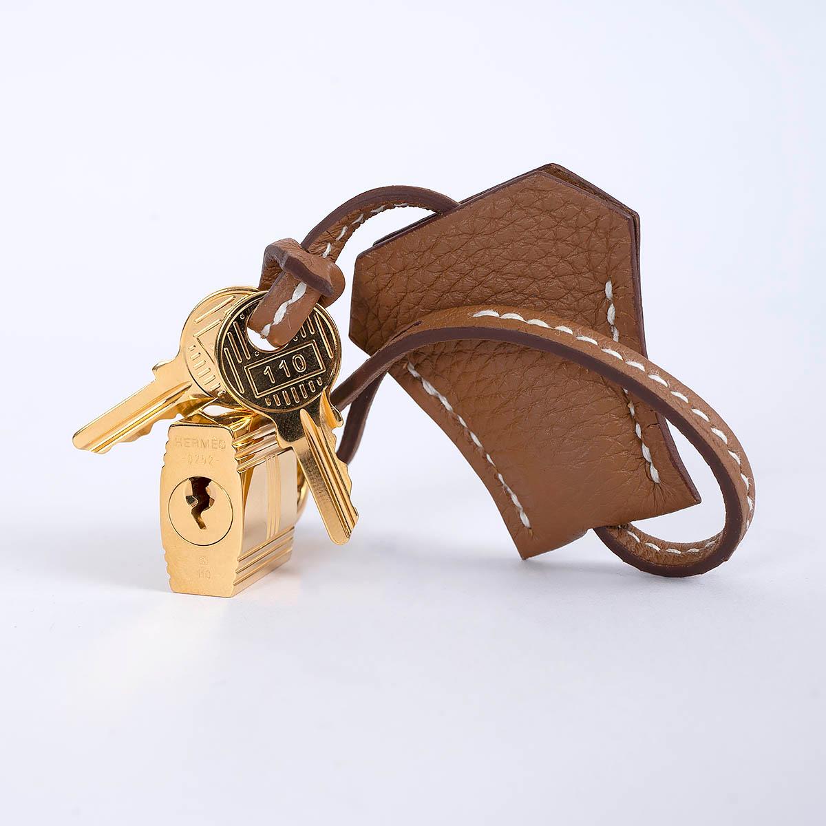 HERMES Gold camel Togo leather KELLY 28 RETOURNE Bag Ghw For Sale 4