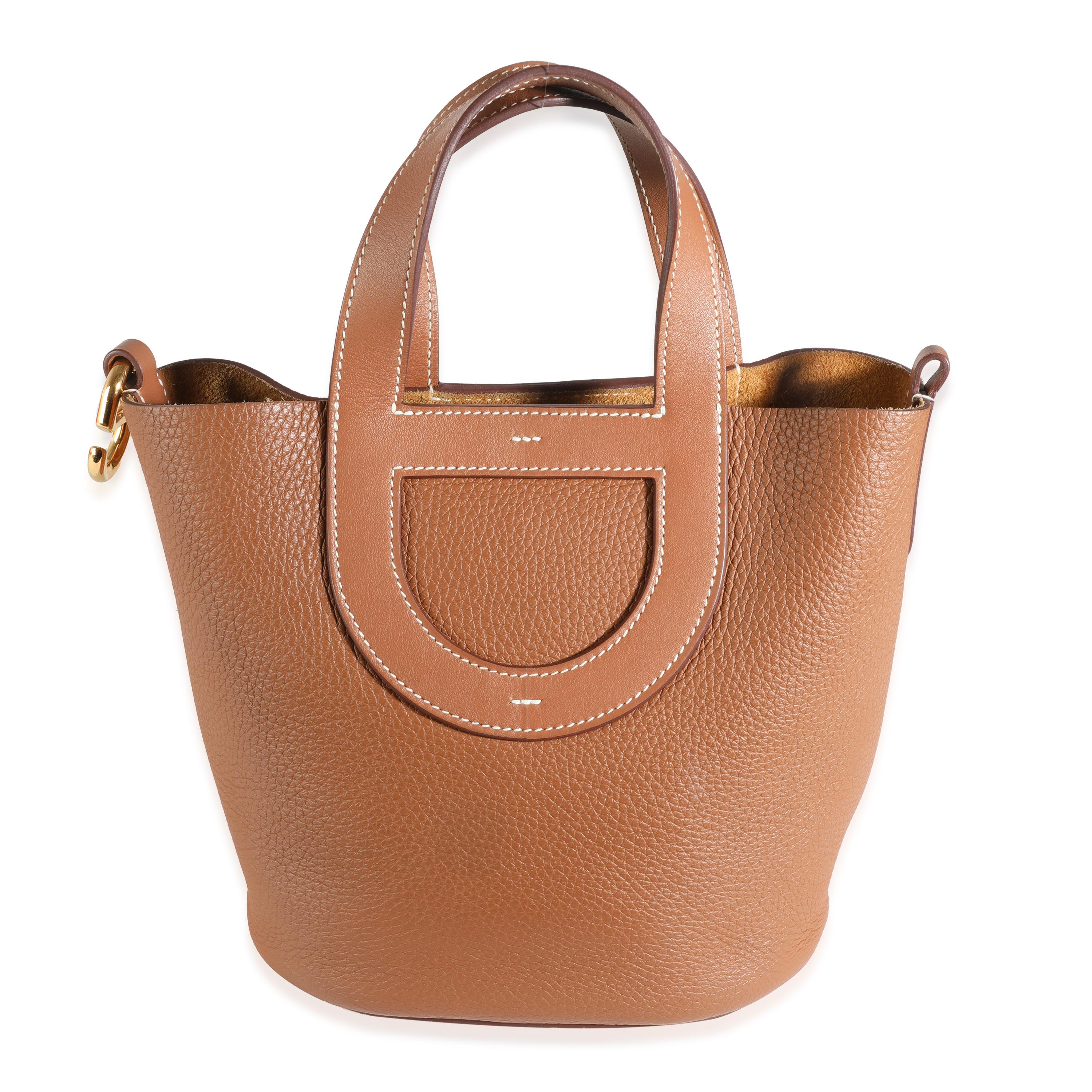 Listing Titel: Hermès Gold Clemence In The Loop 18 GHW
SKU: Z144299
Zustand: Gebraucht 
Handtasche Zustand: Sehr gut
Bemerkungen zum Zustand: Artikel ist in sehr gutem Zustand mit geringen Gebrauchsspuren.   Kleiner Fleck entlang der Außenseite.