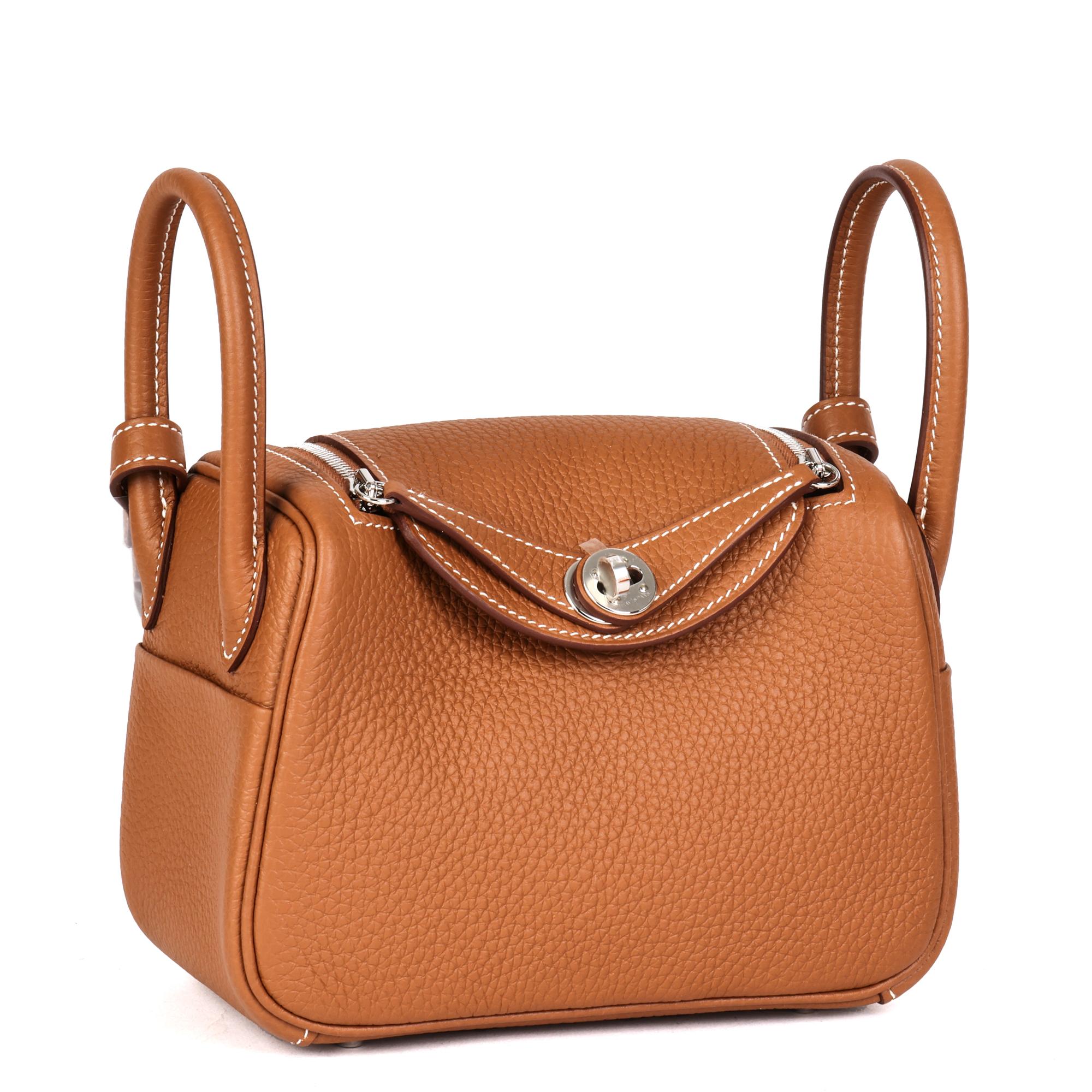 HERMÈS
Gold Clemence Leather Mini Lindy

Xupes Reference: CB663
Serial Number: U
Age (Circa): 2022
Accompanied By: Hermès Dust Bag, Box, Care Booklet, Protective Felt, Invoice
Authenticity Details: Date Stamp (Made in France)
Gender: Ladies
Type: