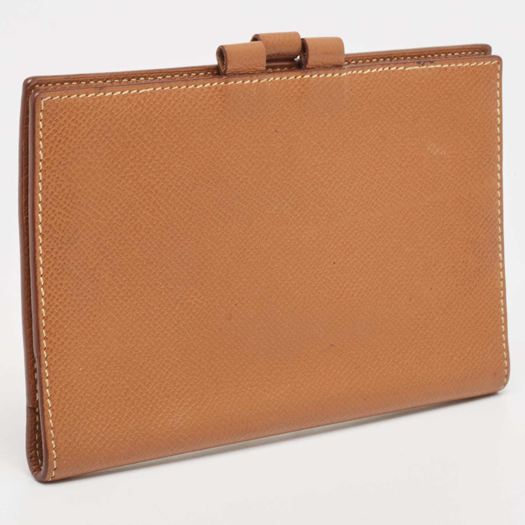Hermes Gold Courchevel Leather Globe-Trotter Mini Agenda Cover In Fair Condition In Dubai, Al Qouz 2