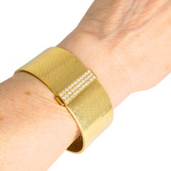 Hermès Gold Diamond Bracelet 18k Scale Design Vintage Jewelry
