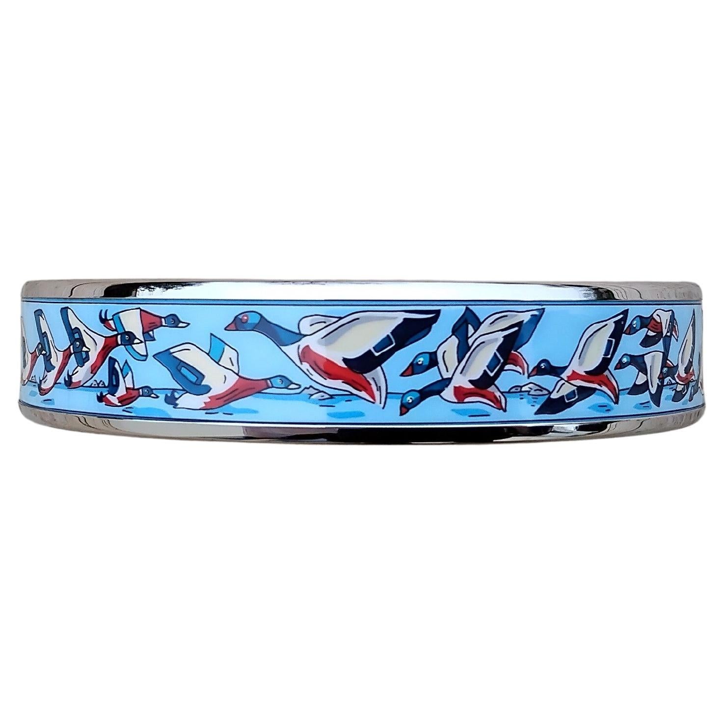 Hermès Gold Enamel Bracelet Geese Libres Comme l
Air S. 70