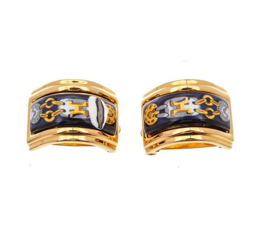 Hermes Gold Emaille Ohrclips Ohrring mit goldfarbener Hardware und Drehverschluss.



29298MSCMESSUNGEN:
 Länge 0,8 in / 2 cm
 Breite 0,5 in / 1 cm

Zustand: Pre-Owned 

Insgesamt gut, siehe Fotos für Details.