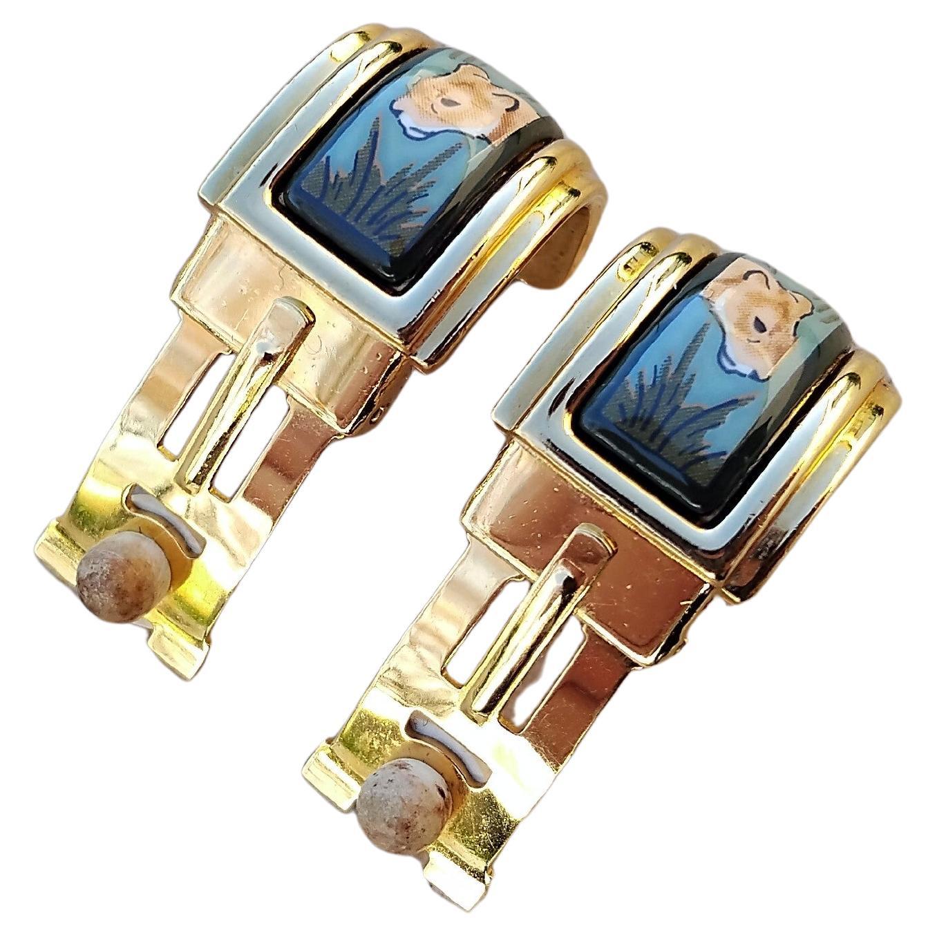 Hermès Boucles d'oreilles émail doré Lionnes Afrique en vente 4