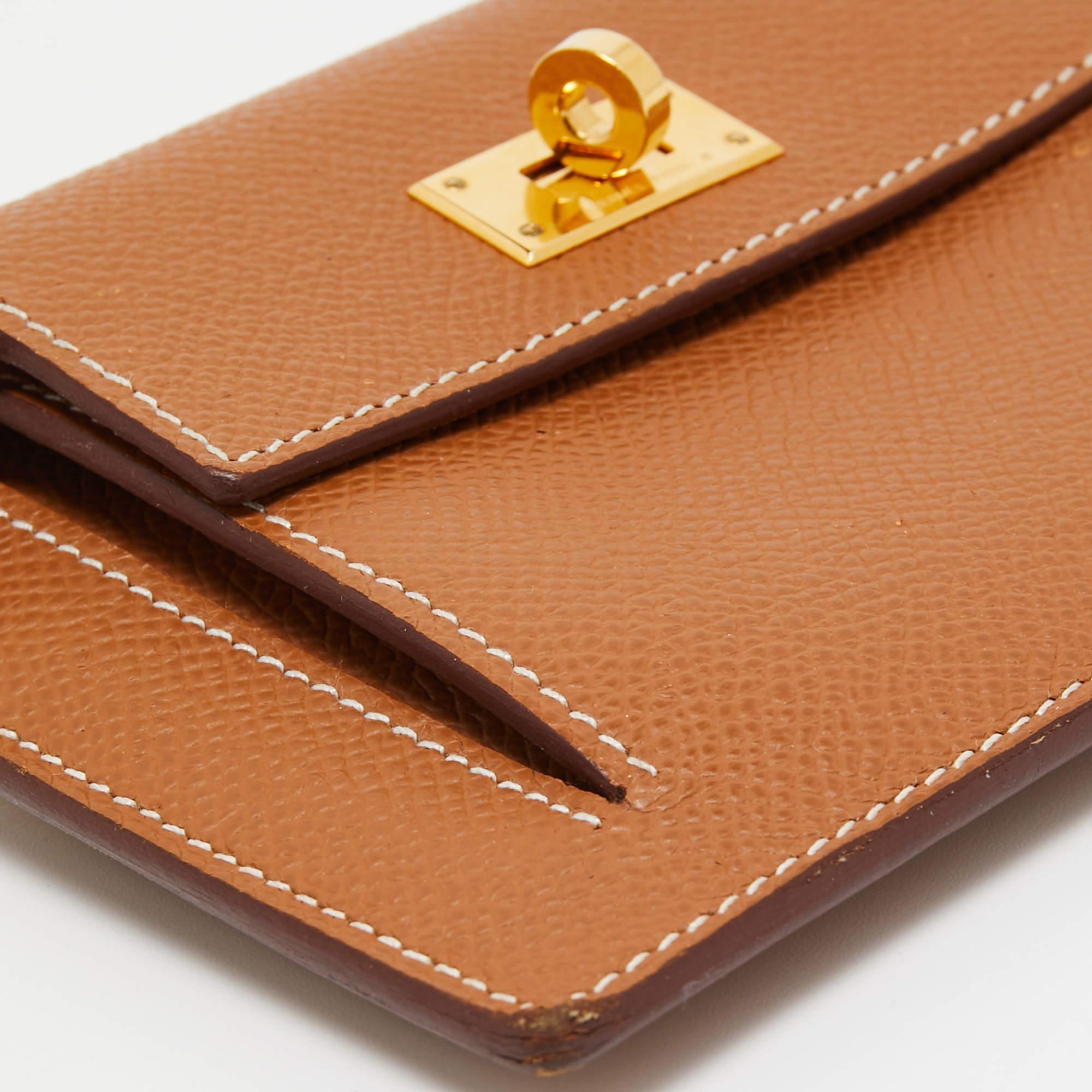 Hermes Gold Epsom Leather Kelly Pocket Compact Wallet In Good Condition In Dubai, Al Qouz 2