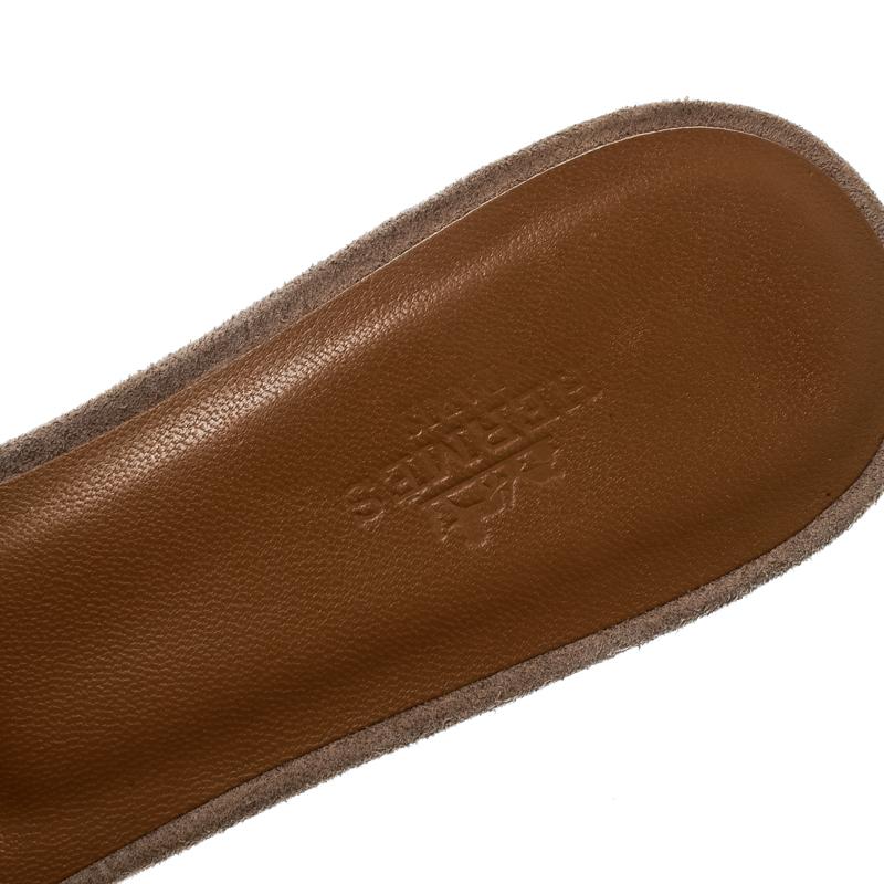 Hermes Gold Glitter Leather Oasis Slide Sandals Size 37 In Good Condition In Dubai, Al Qouz 2