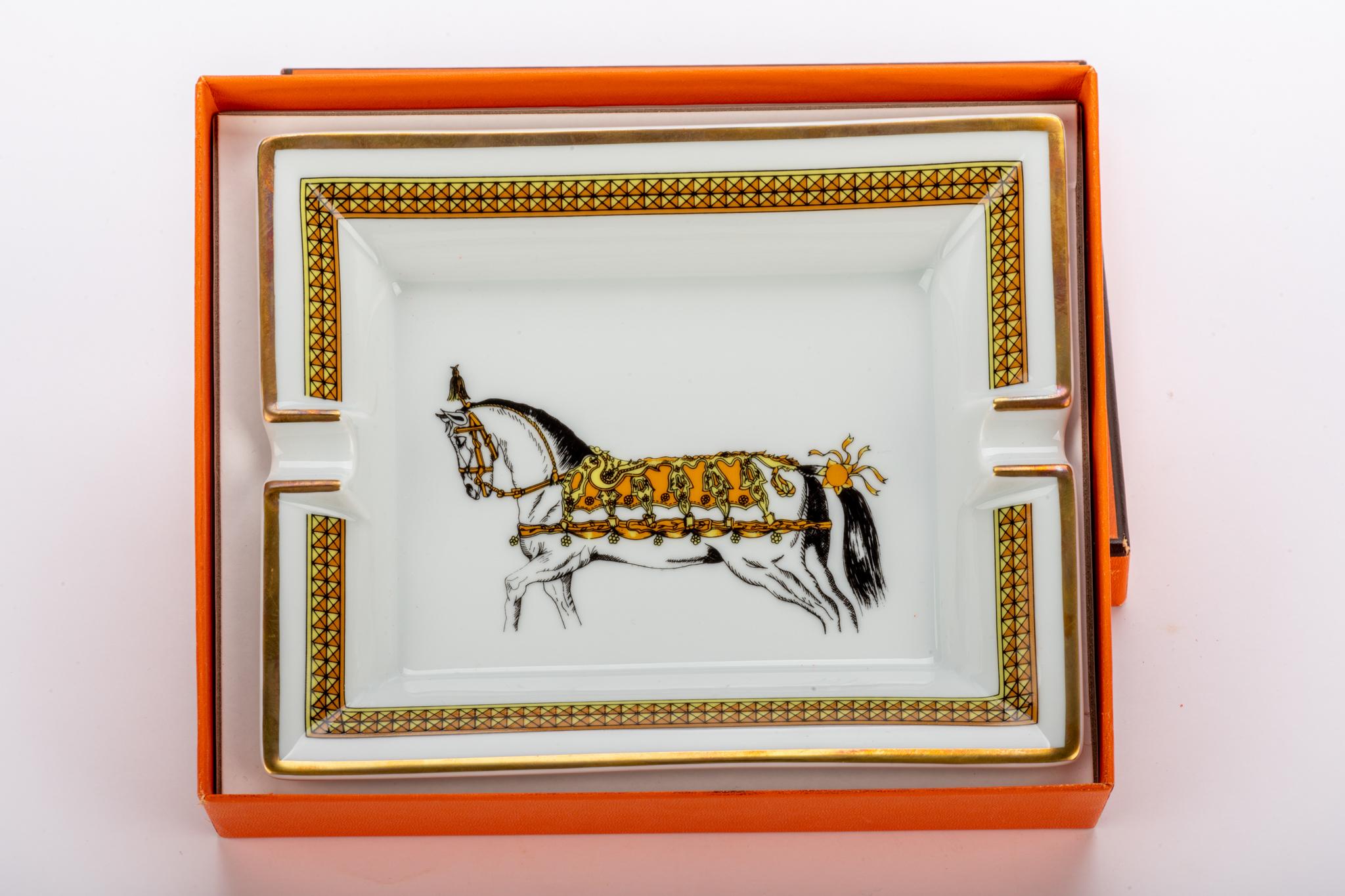 Hermes Gold Horse Porcelain Ashtray In Excellent Condition For Sale In West Hollywood, CA