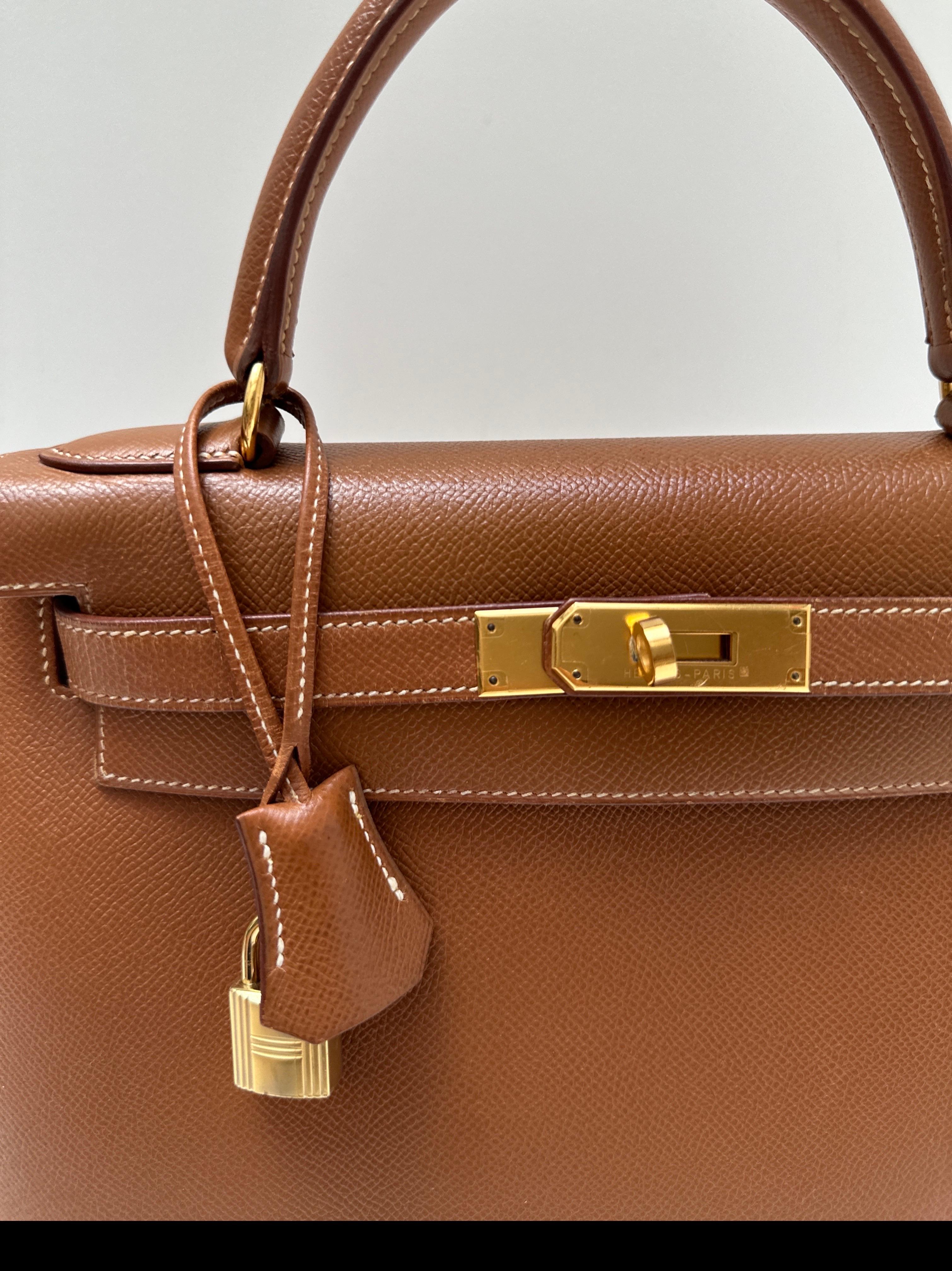 Sac Kelly 28 en or de Hermes en vente 15