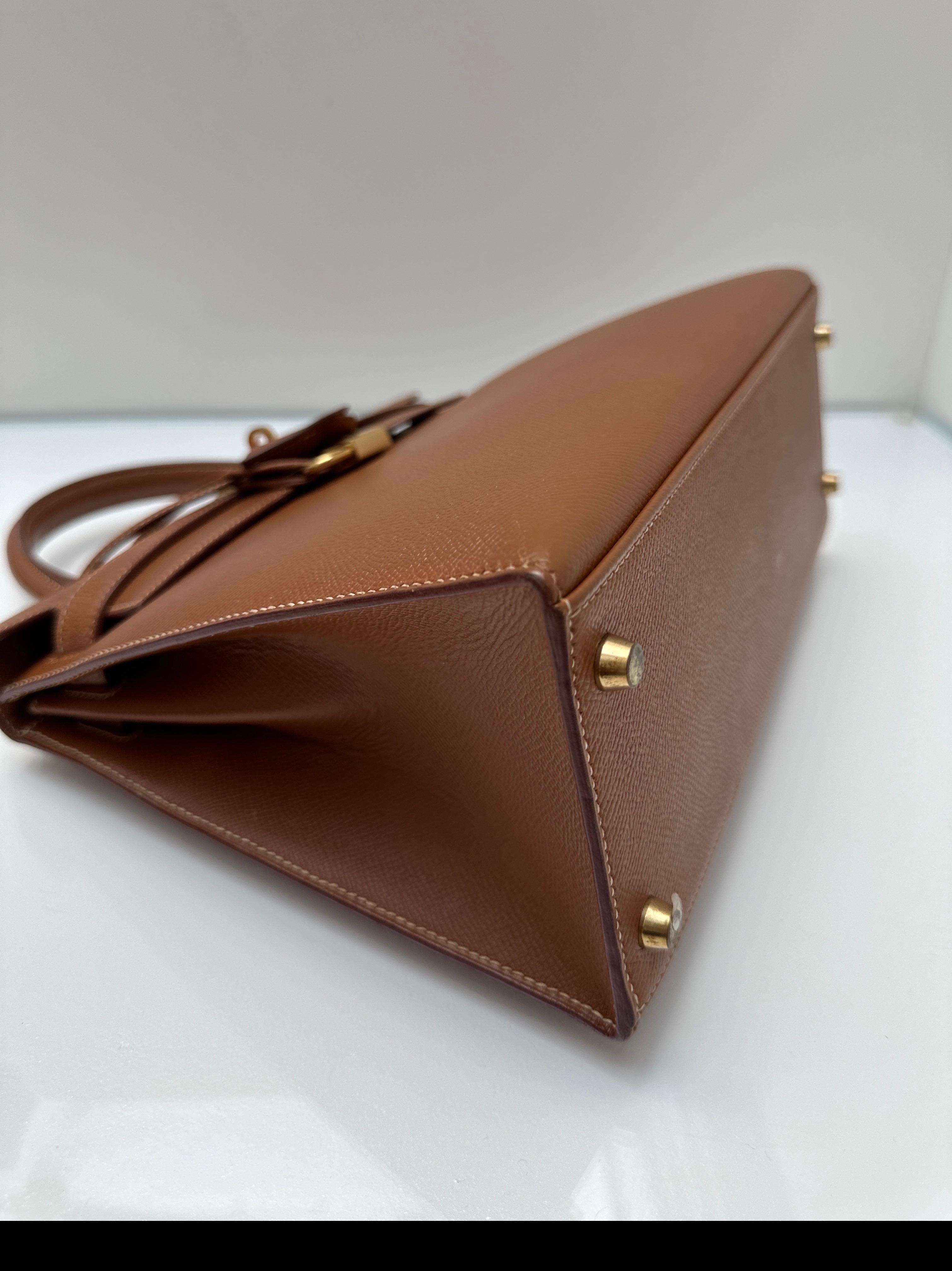 Sac Kelly 28 en or de Hermes en vente 3