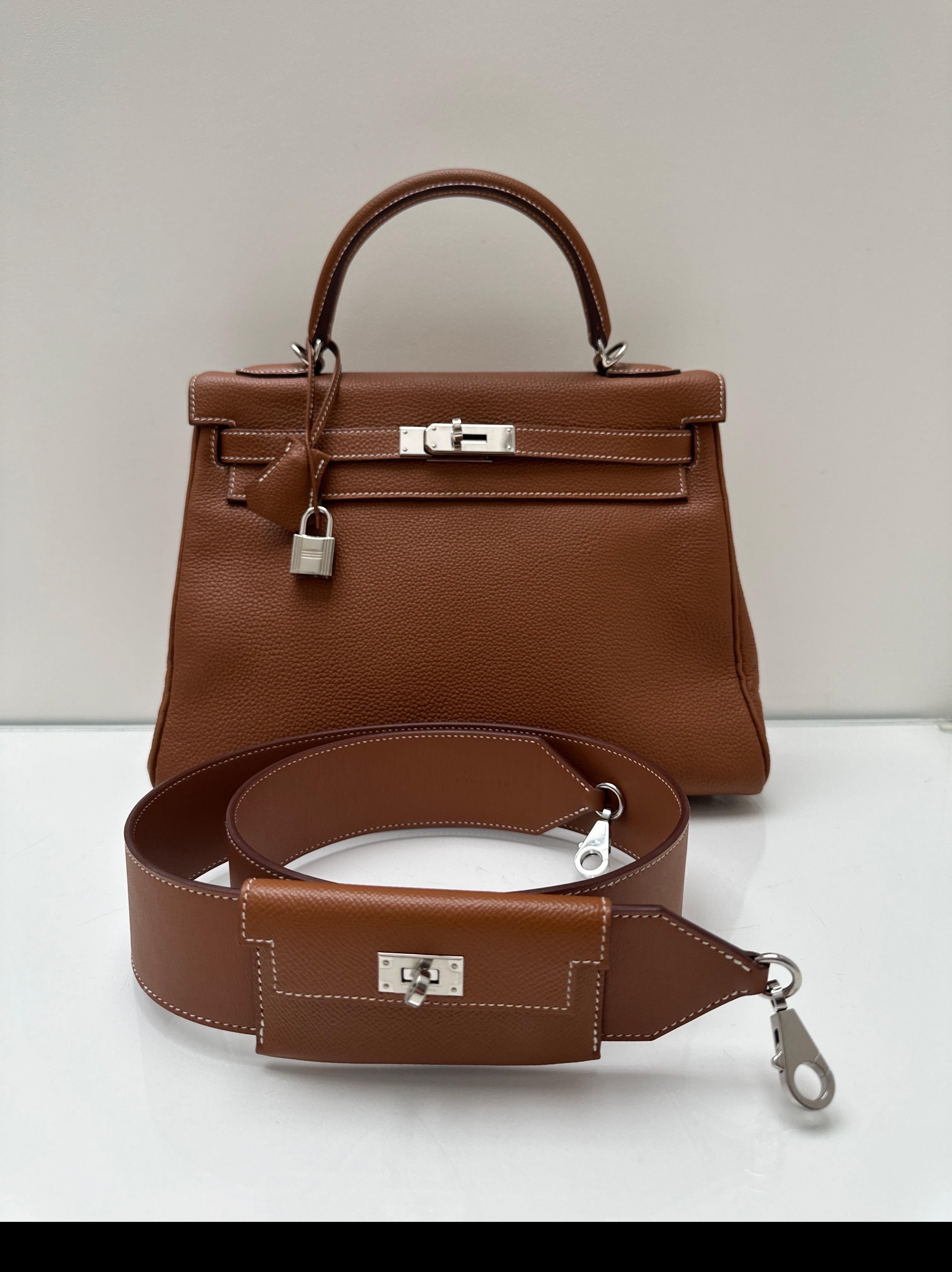 Sac Kelly 32 en or de Hermes en vente 5