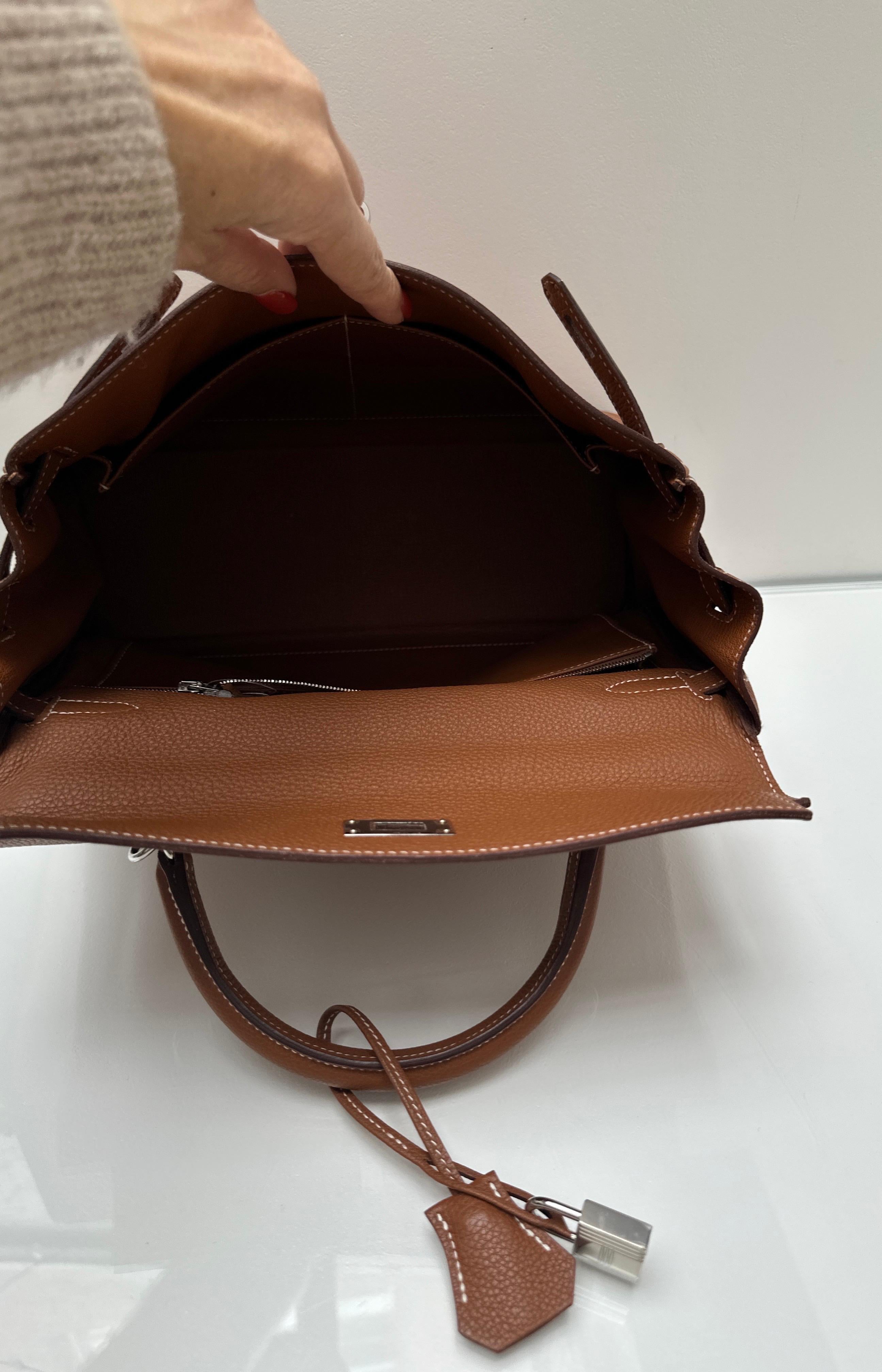 Sac Kelly 32 en or de Hermes en vente 15