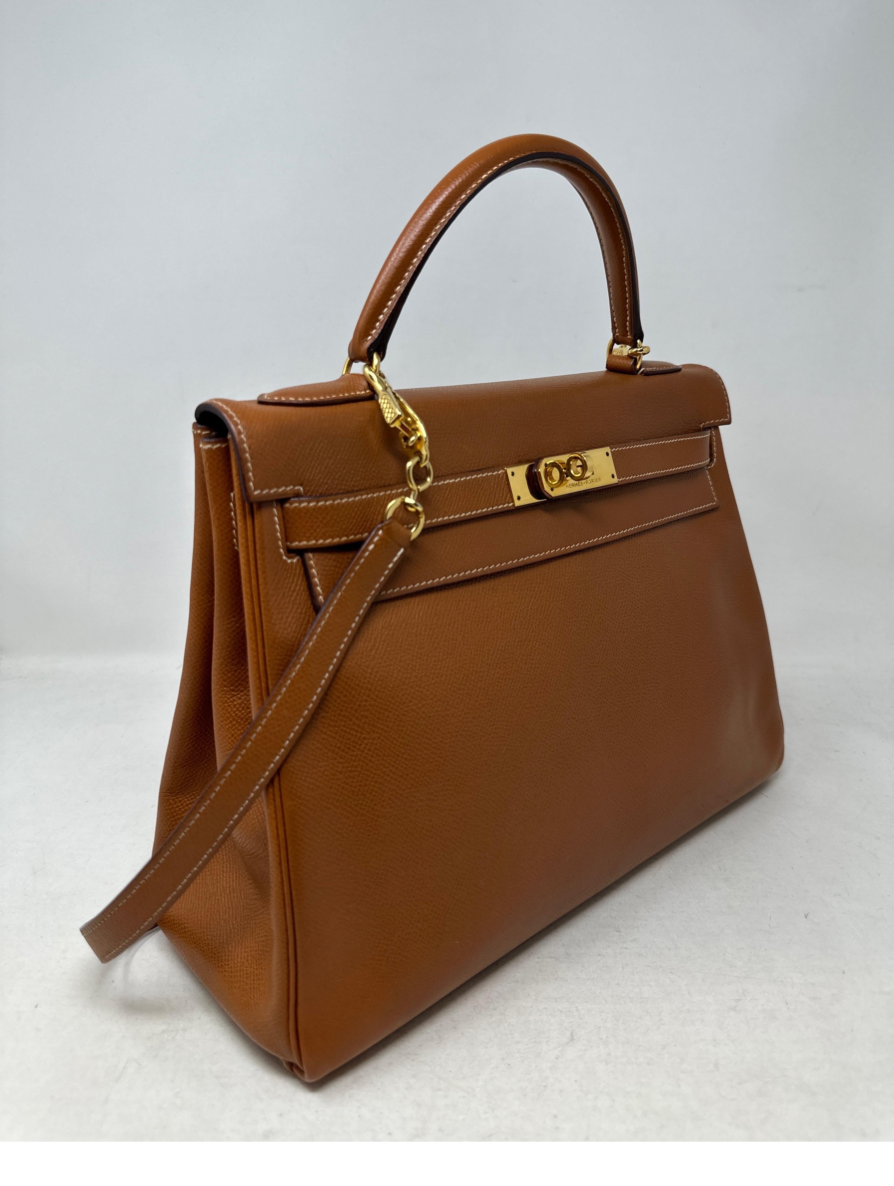 Women's or Men's Hermes Gold Kelly 32 Bag 