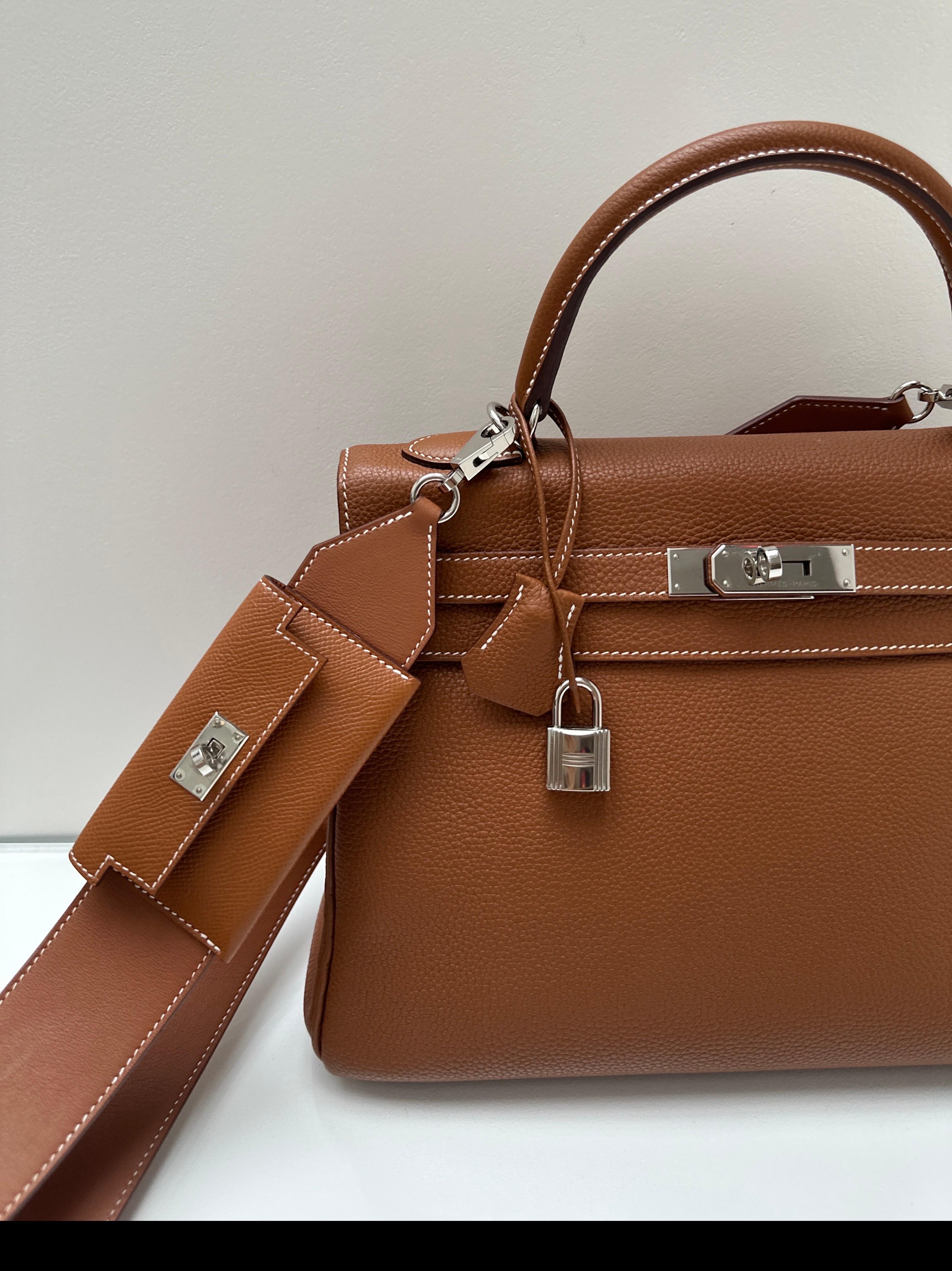 Sac Kelly 32 en or de Hermes Excellent état - En vente à Athens, GA