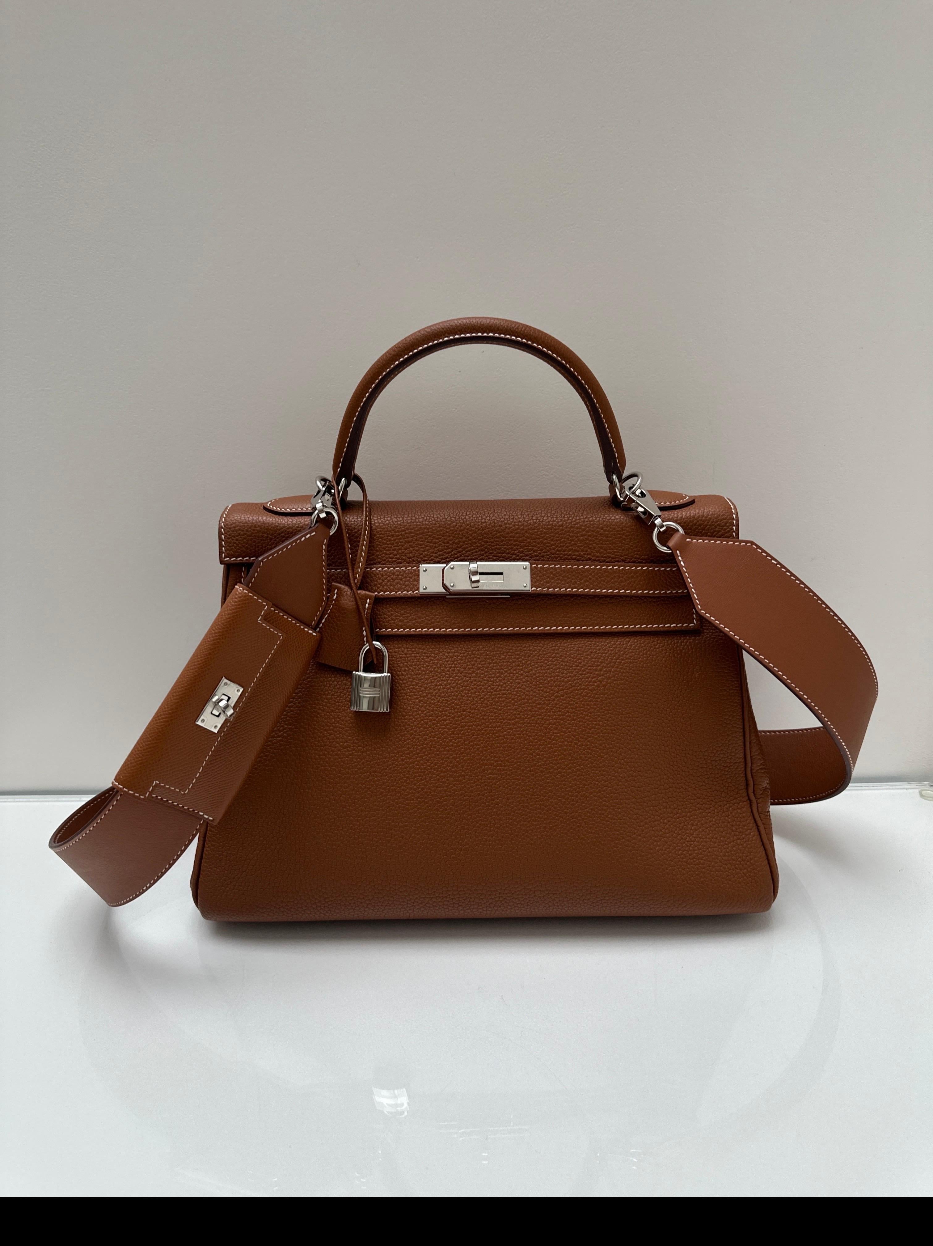 Sac Kelly 32 en or de Hermes en vente 1