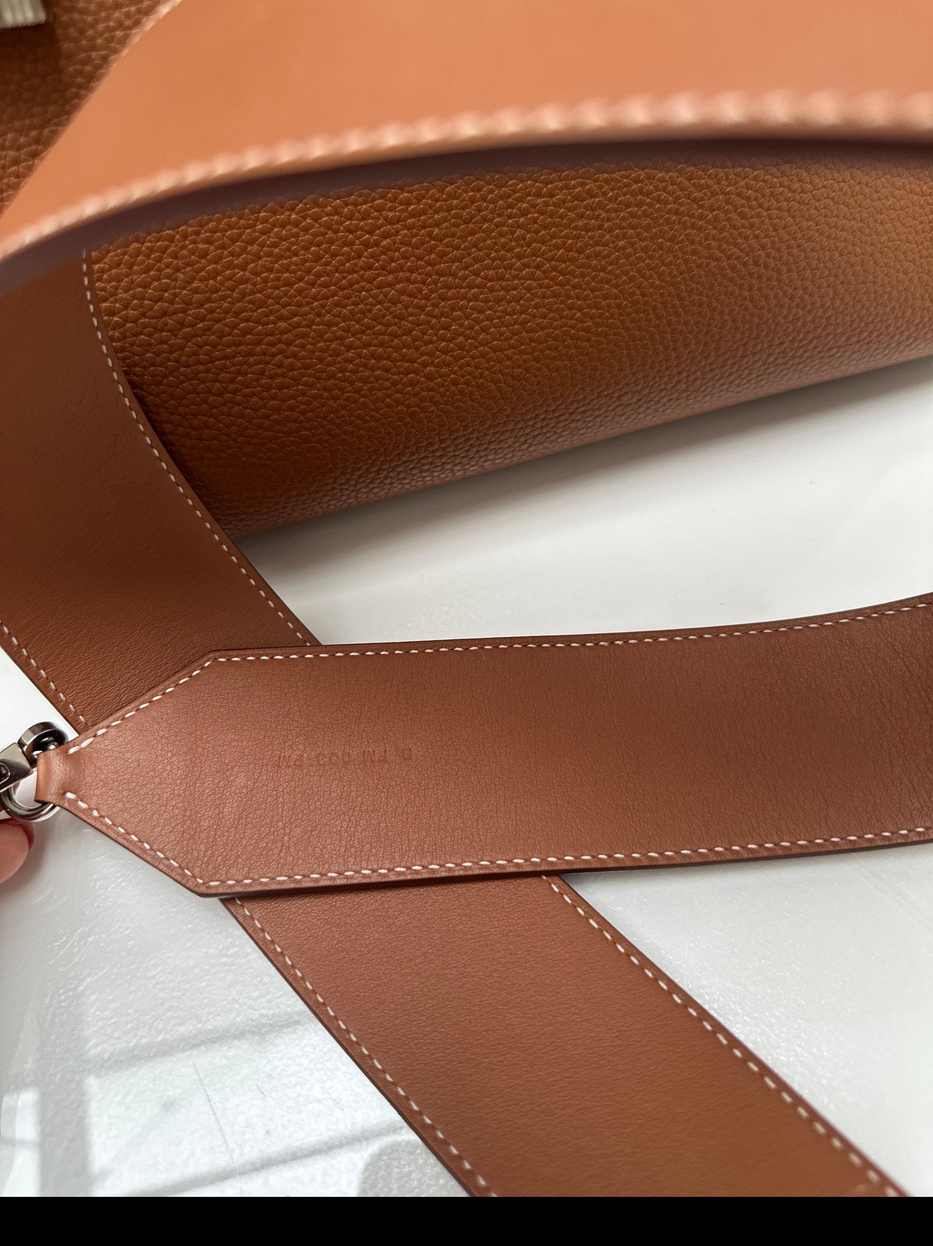 Sac Kelly 32 en or de Hermes en vente 3