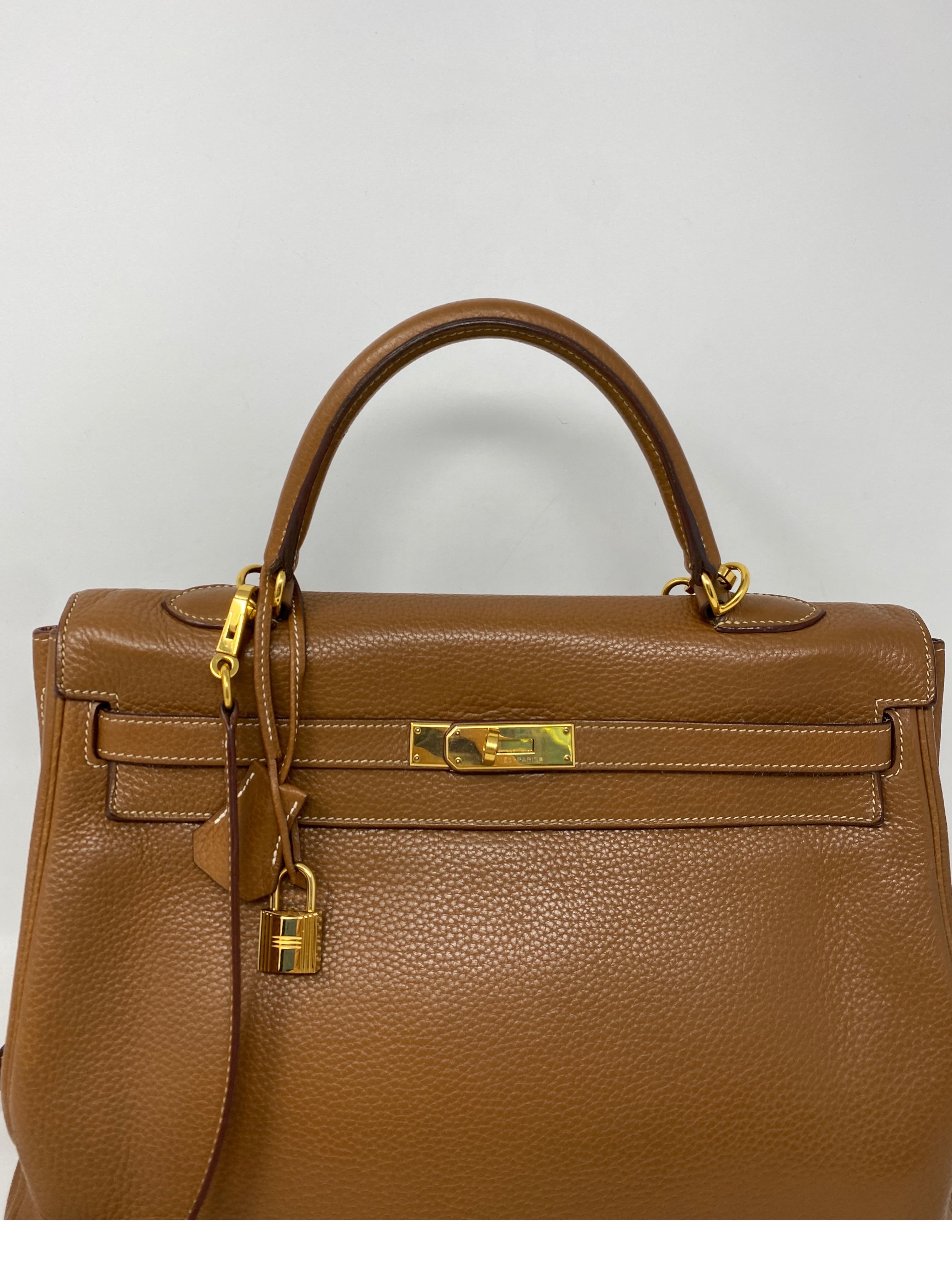 Hermes Gold Kelly 35 Bag In Good Condition In Athens, GA