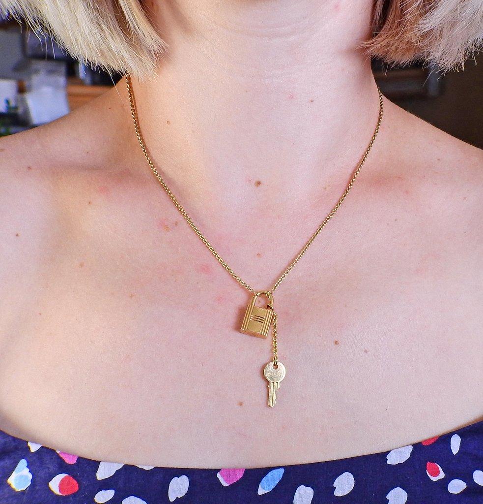 Hermès Gold Key and Lock Pendant Necklace In Excellent Condition In Lambertville, NJ