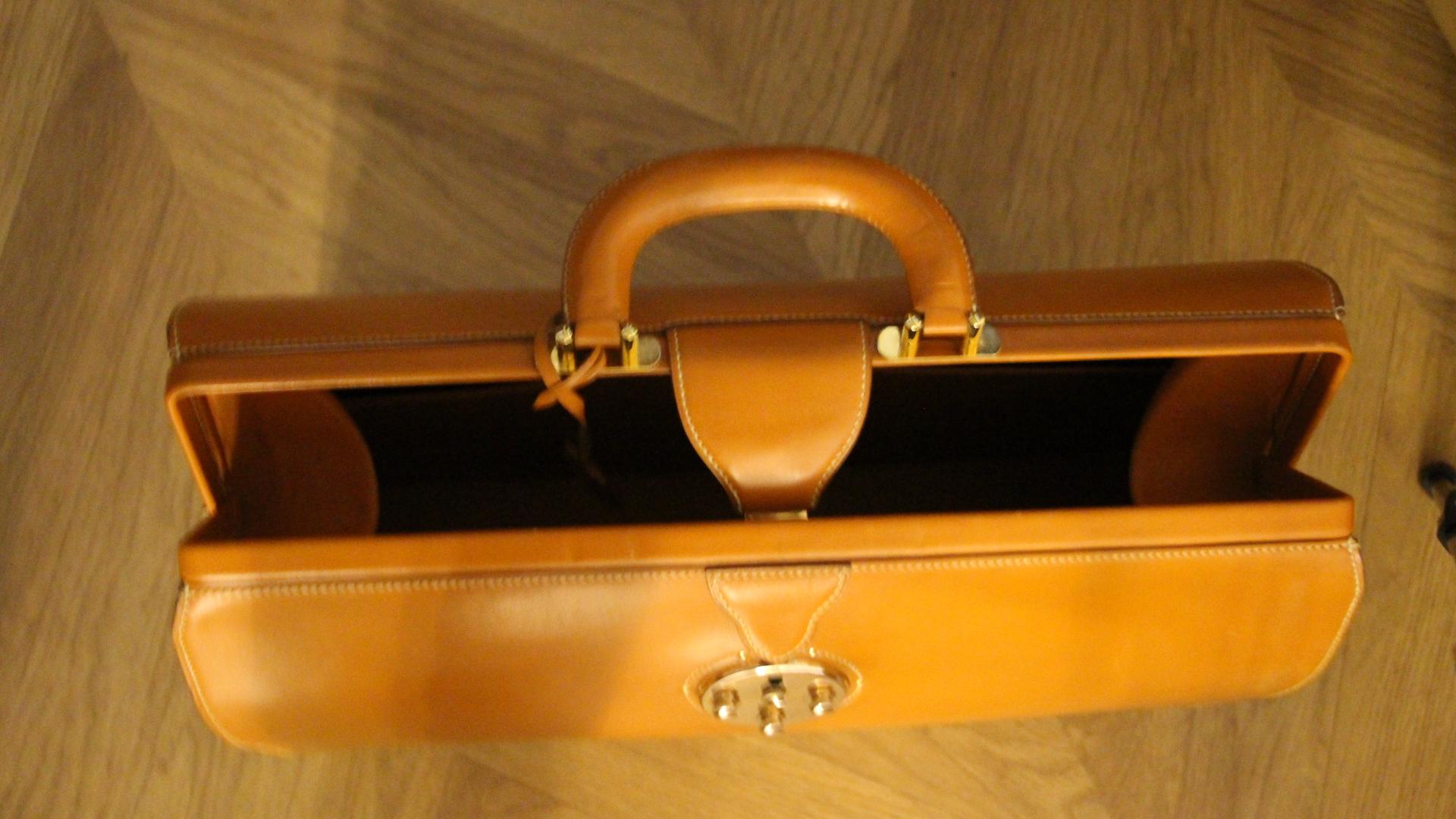 Hermès Gold Leather Pilot or Doctor's Briefcase , Hermes Attache 5