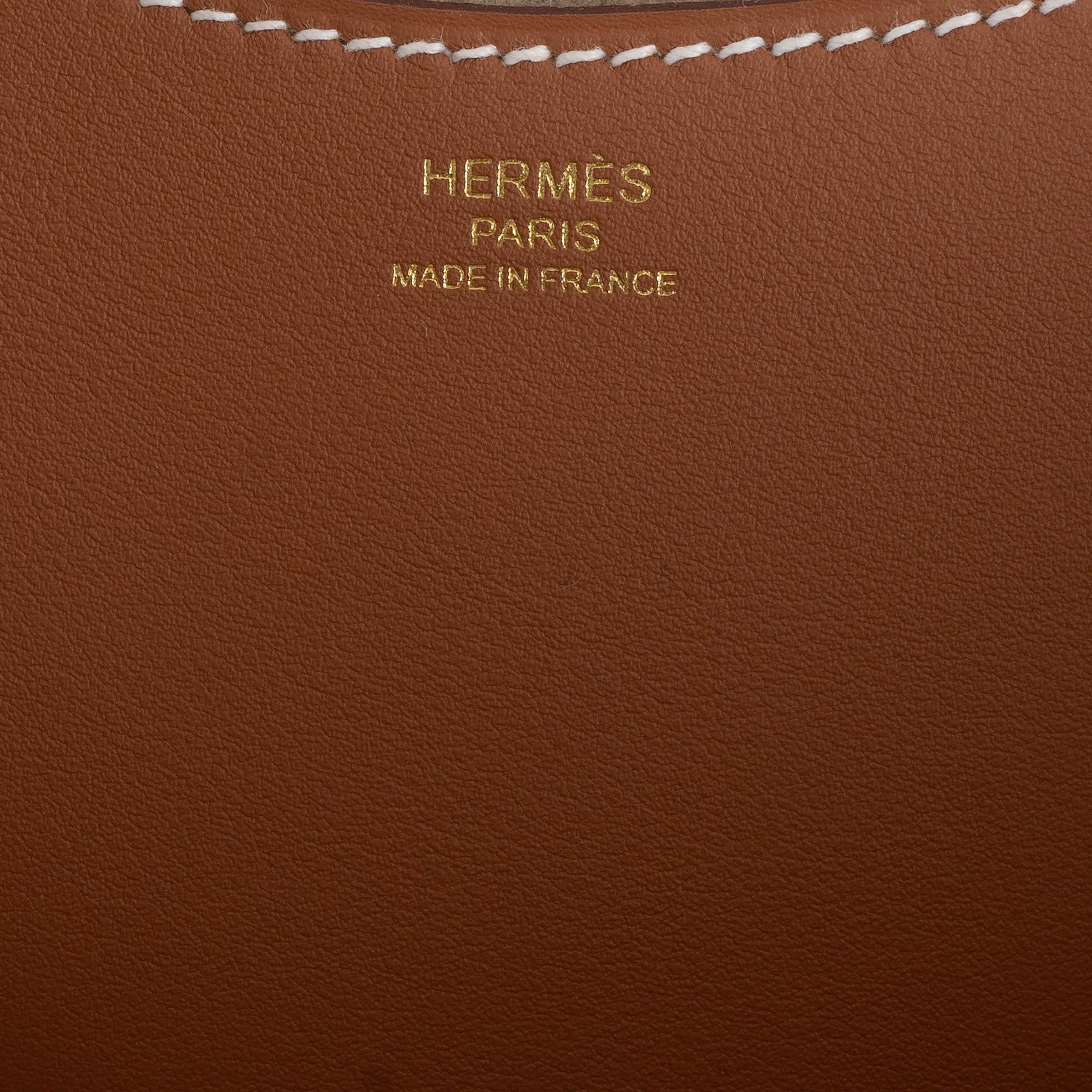 HERMES Gold leather & Toile H canvas IN THE LOOP 18 Bag For Sale 3