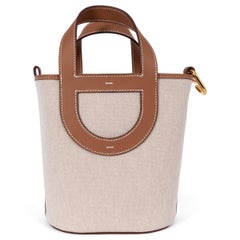 Borsa HERMES in pelle dorata e tela Toile H IN THE LOOP 18