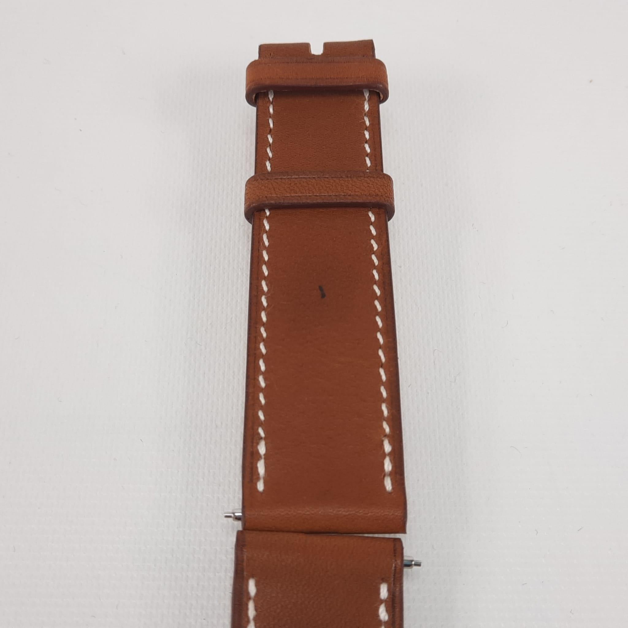 Hermès  Bracelet montre Barenia en cuir de veau naturel doré 34 mm Neuf - En vente à Nicosia, CY