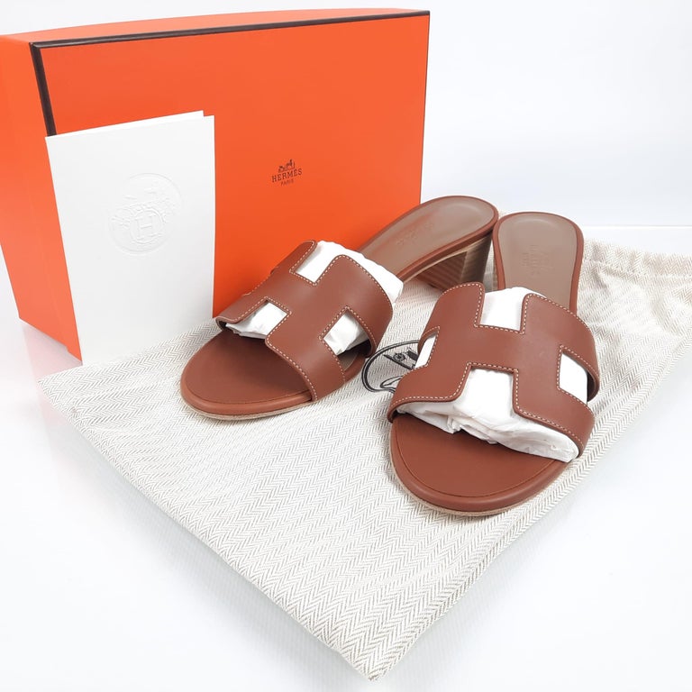 Hermes Gold Oasis sandal In New Condition In Nicosia, CY