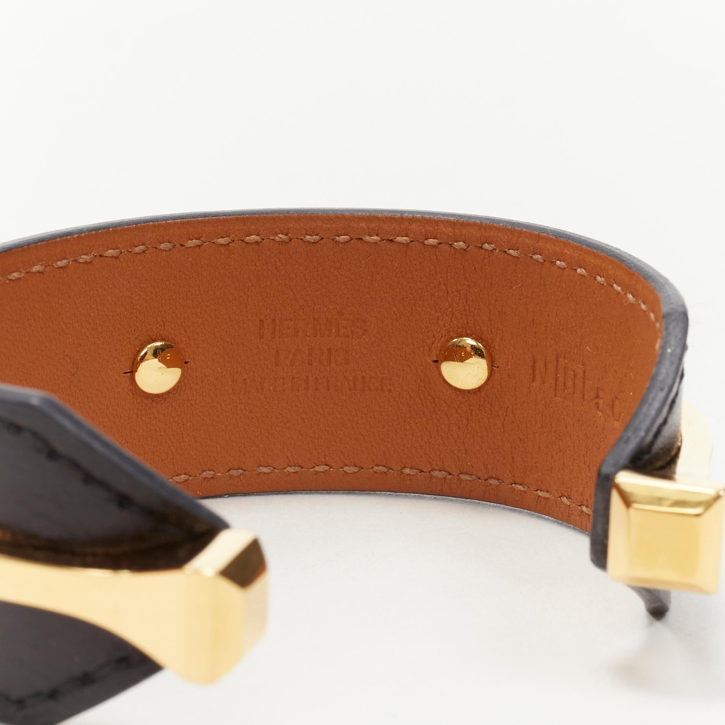 HERMES Minimal-Armband aus vergoldetem Messing und schwarzem Leder mit offener Manschette im Angebot 3