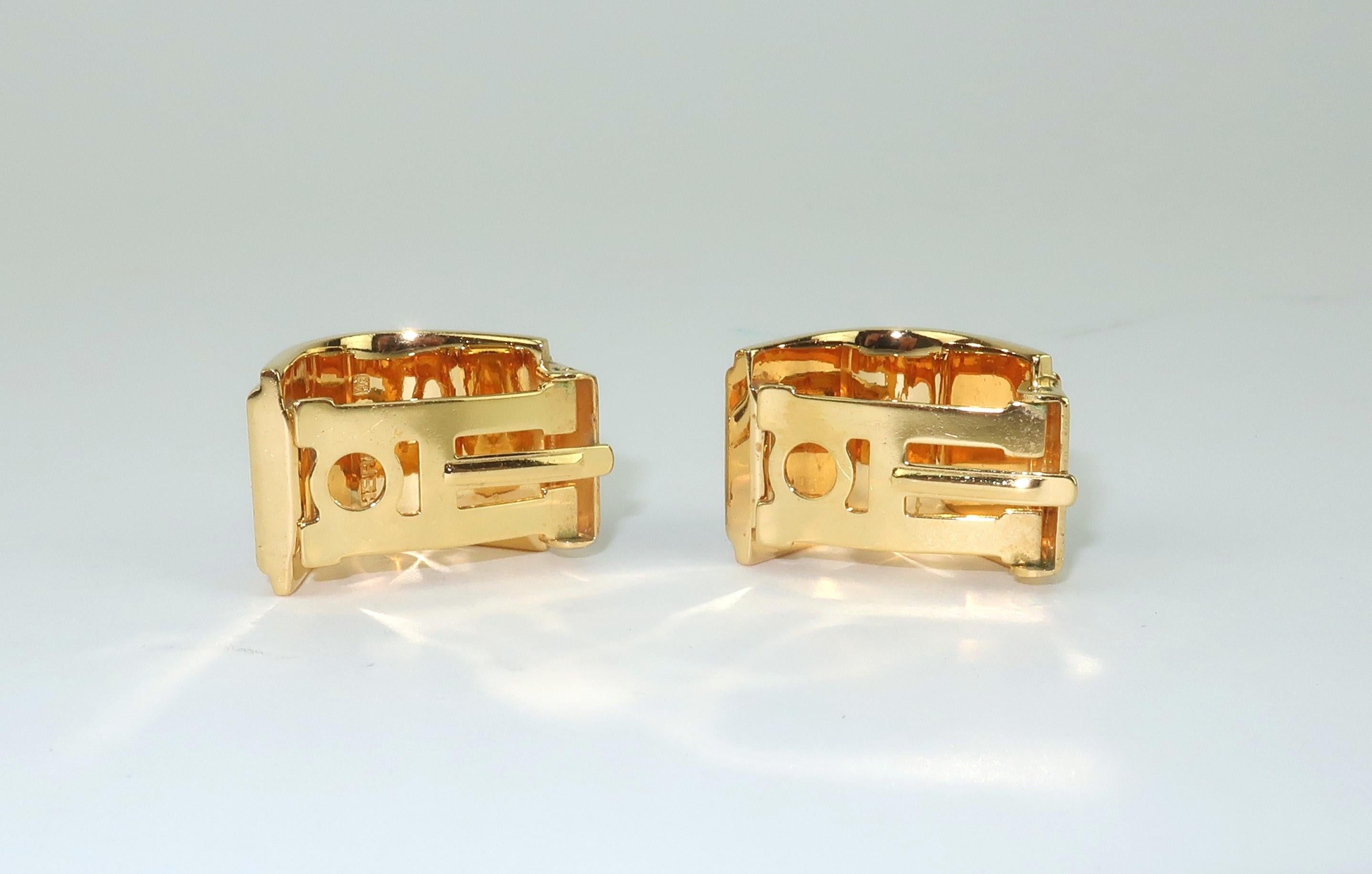 HERMES - Boucles d'oreilles à pince en plaqué or et émail Bon état - En vente à Atlanta, GA