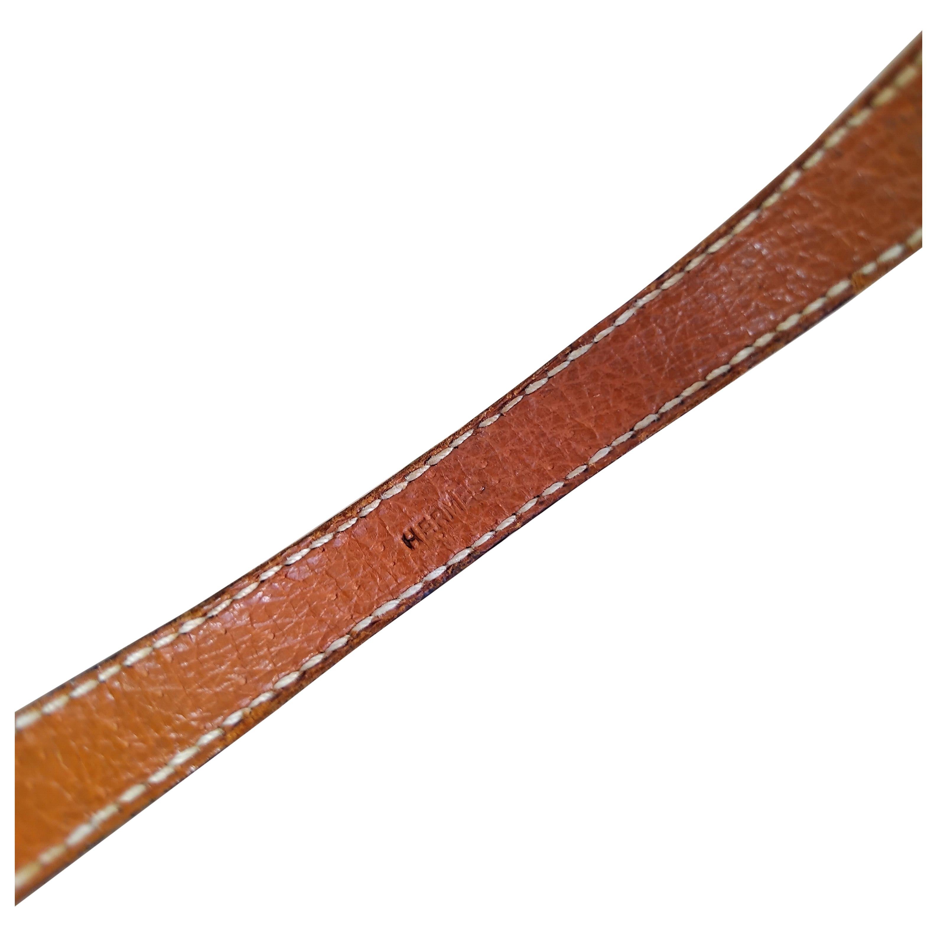 Hermès Pulsera de cuero dorado FLORA en venta 7