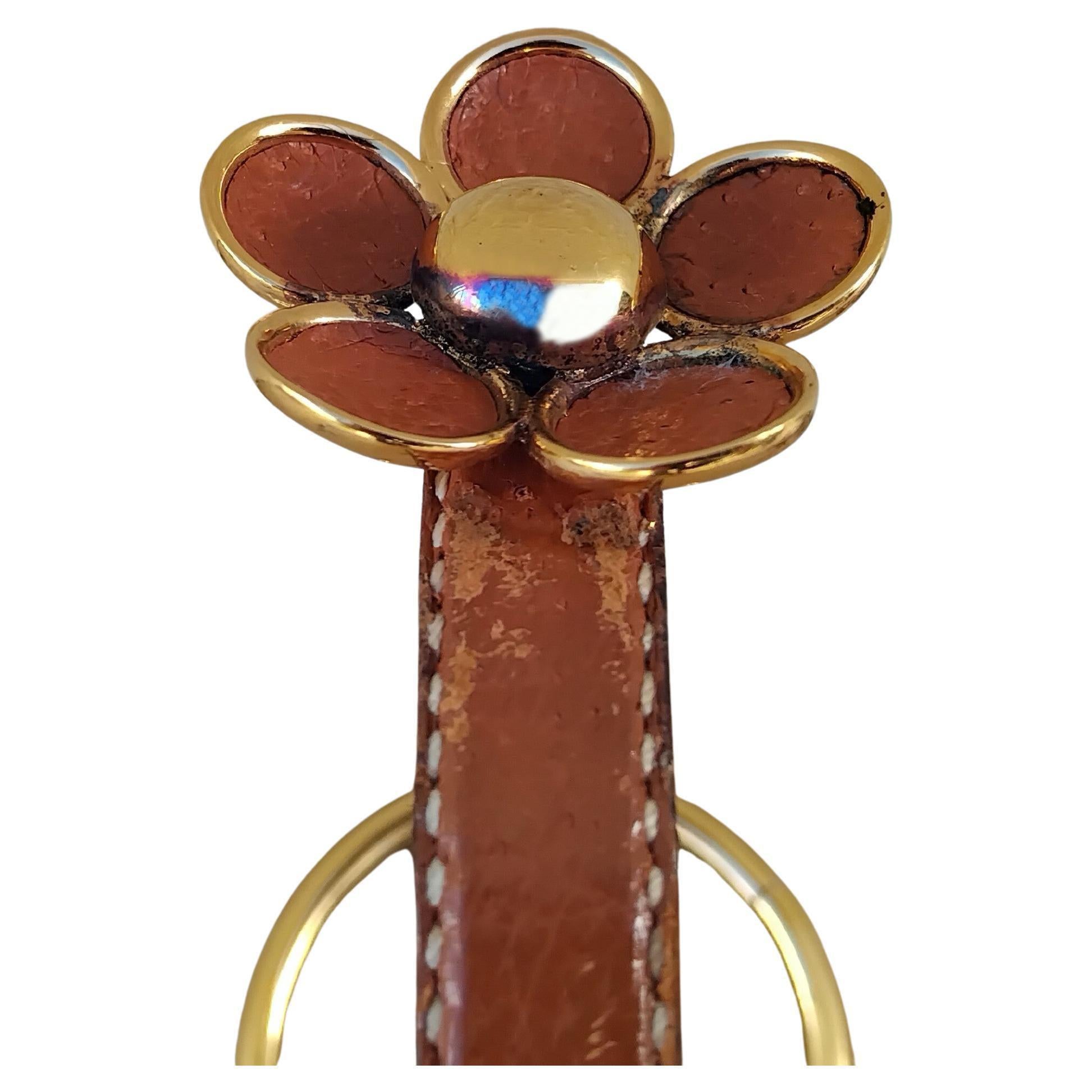 Hermès Pulsera de cuero dorado FLORA en venta 10