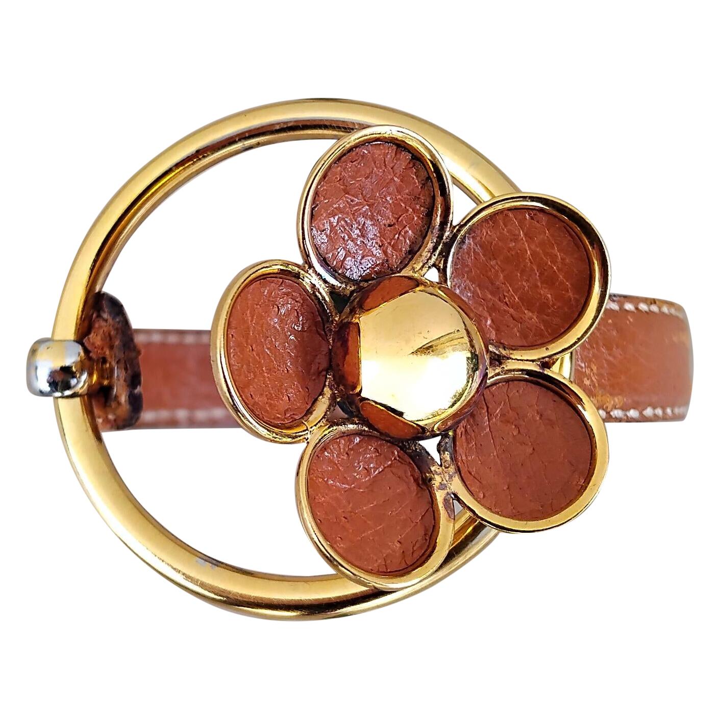 Hermès Pulsera de cuero dorado FLORA en venta 13