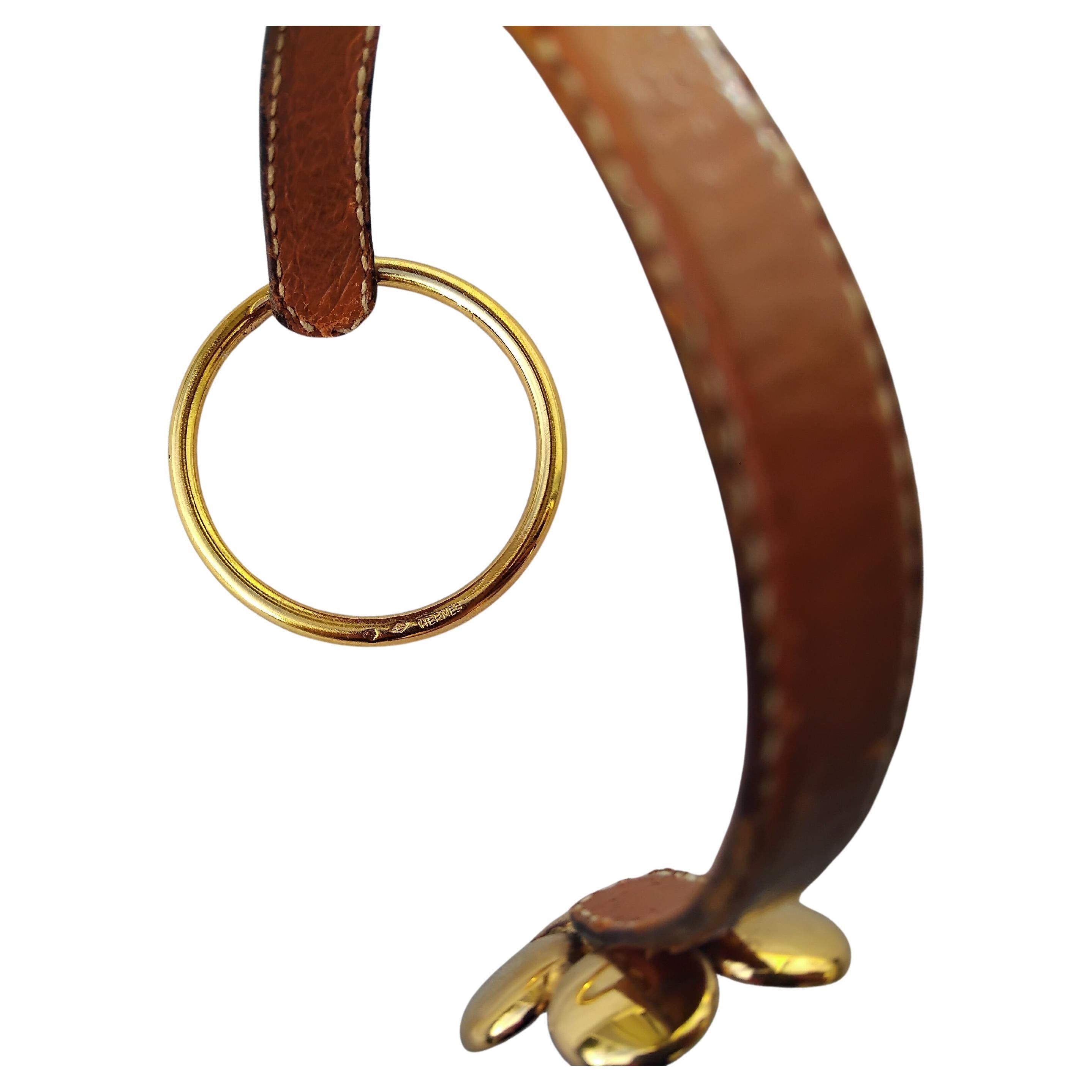 Hermès Pulsera de cuero dorado FLORA en venta 2