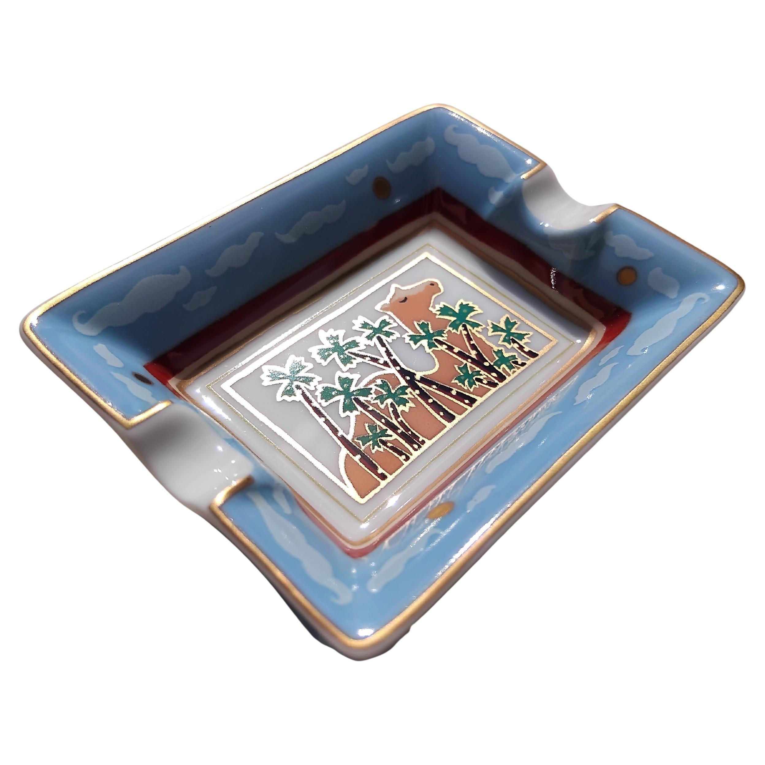 Hermès Porcellana Oro 4 Mini Posacenere Vassoi Portaoggetti Animali Selvaggi Africa in vendita 10