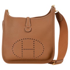 HERMES Gold tan Clemence leather EVELYNE 29 Crossbody Bag