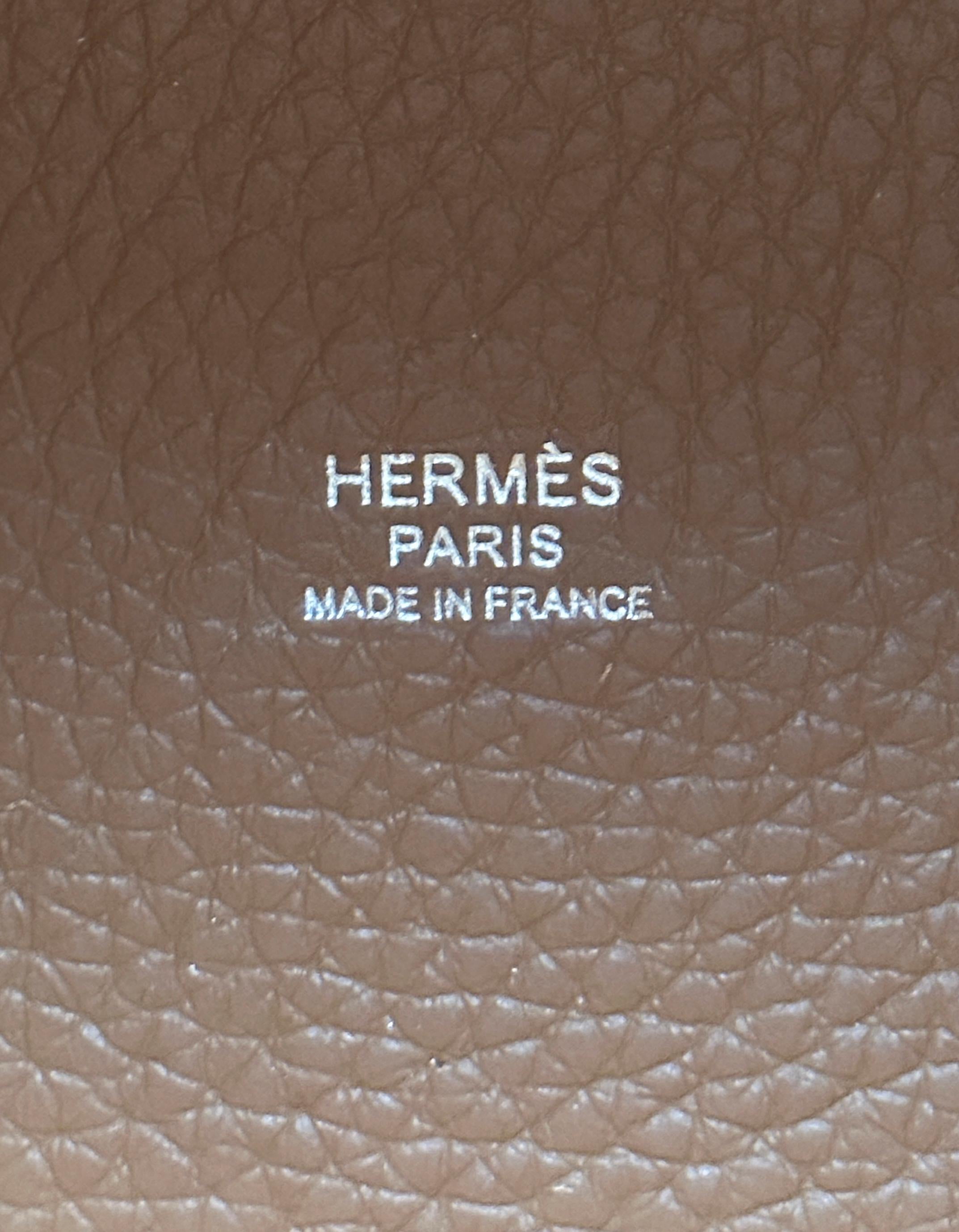 Hermes Gold Tan Taurillon Clemence Leather Picotin Lock 18 PM Bag For Sale 4